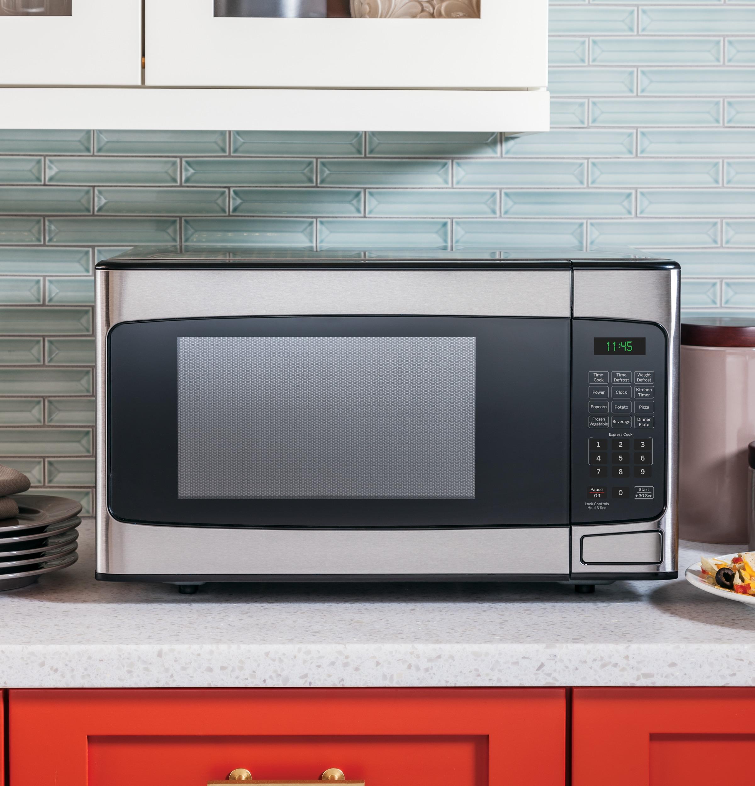 JESP113SPSS GE® 1.1 Cu. Ft. Capacity Countertop Microwave Oven