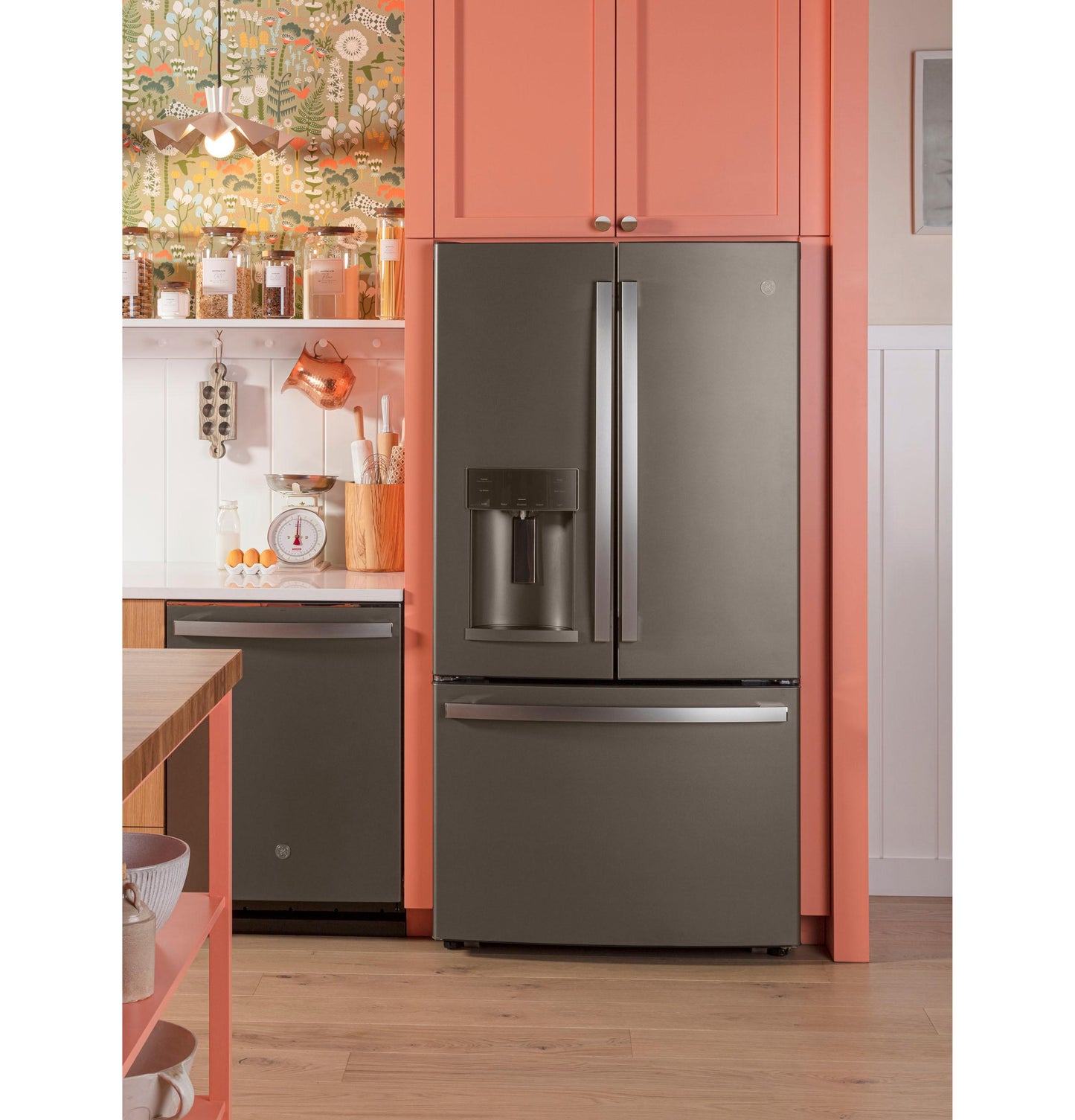 GFE28GMKES GE® ENERGY STAR® 27.7 Cu. Ft. French-Door Refrigerator