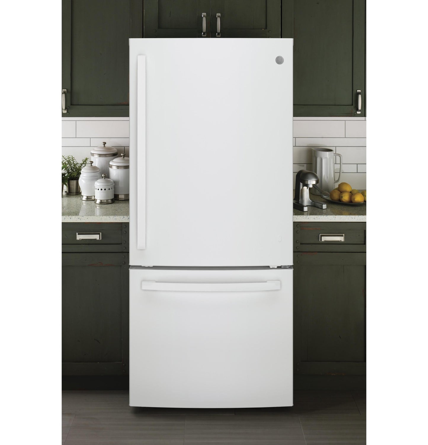GDE21EGKWW GE® ENERGY STAR® 21.0 Cu. Ft. Bottom-Freezer Refrigerator