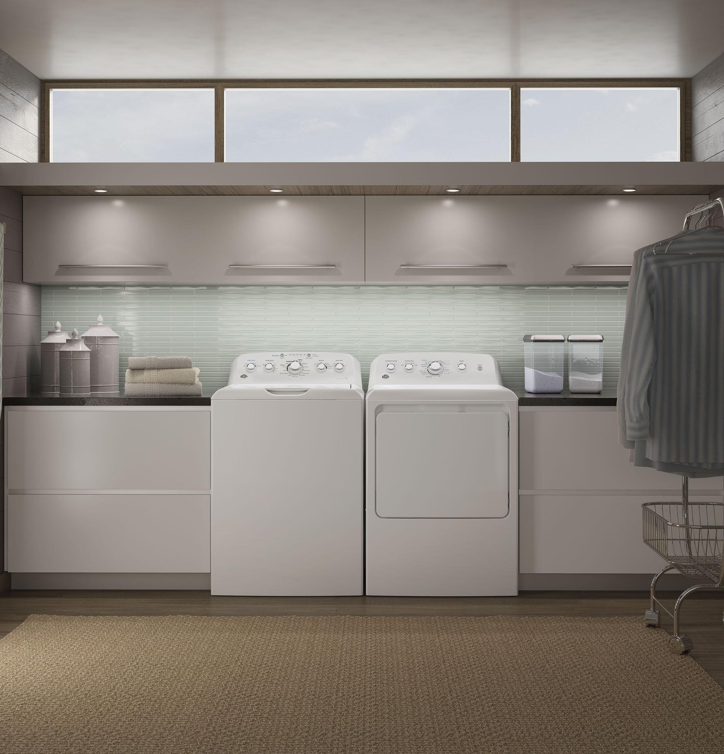 GE® 7.2 cu. ft. Capacity aluminized alloy drum Gas Dryer