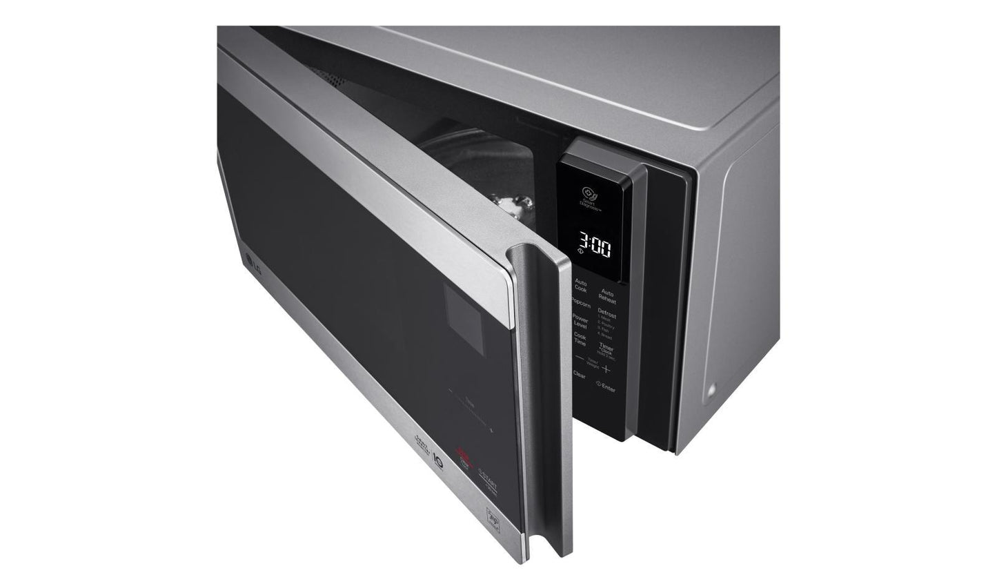 Lg 0.9 cu. ft. NeoChef™ Countertop Microwave with Smart Inverter and EasyClean®