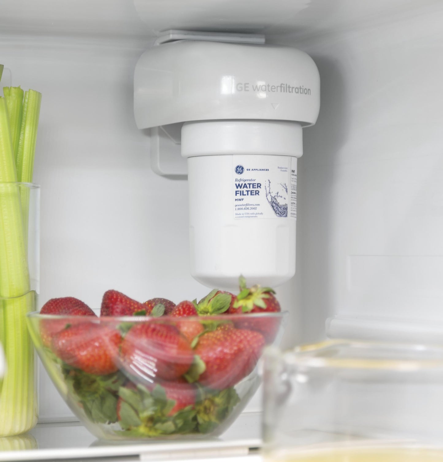 GDE25EYKFS GE® ENERGY STAR® 24.8 Cu. Ft. Bottom-Freezer Drawer Refrigerator