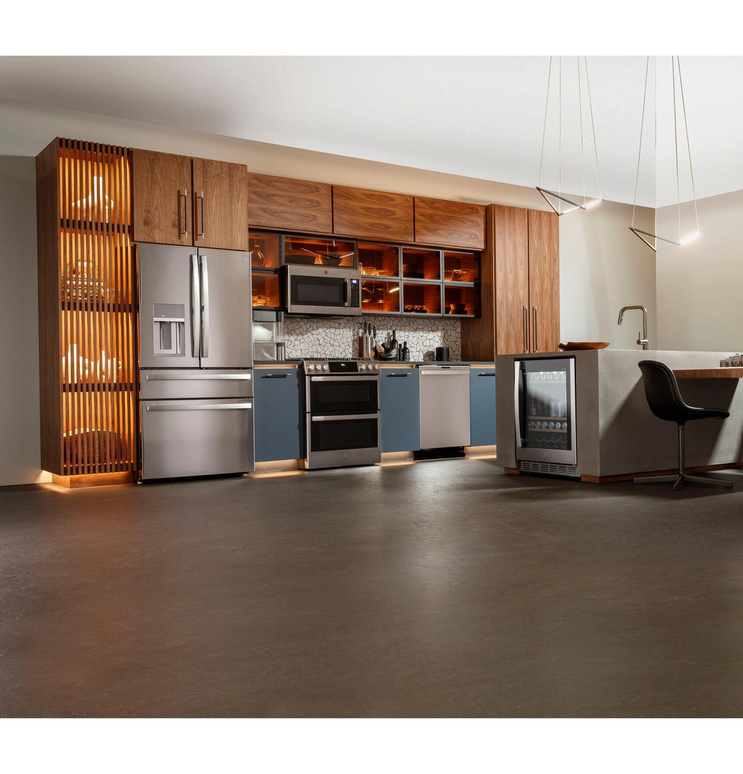 PVD28BYNFS GE Profile™ ENERGY STAR® 27.9 Cu. Ft. Smart Fingerprint Resistant 4-Door French-Door Refrigerator with Door In Door