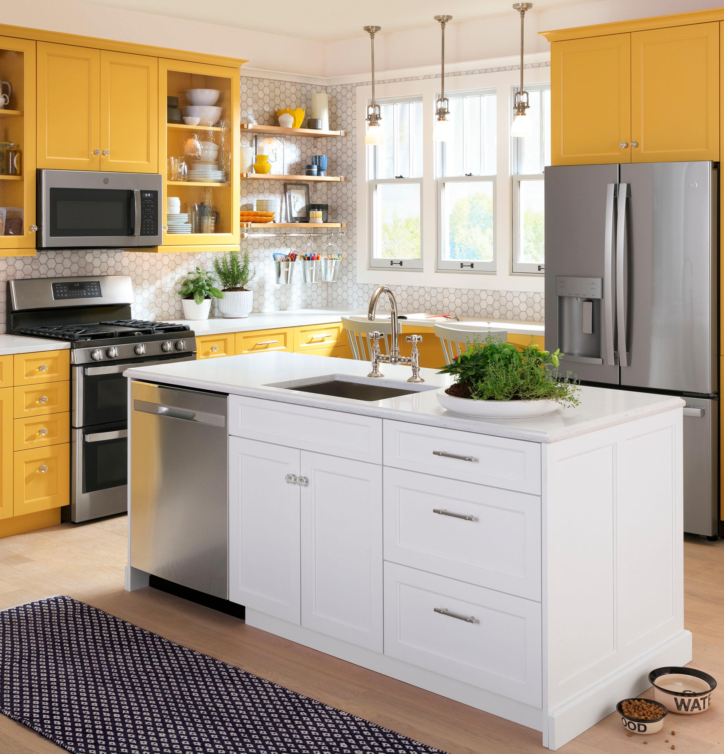GE® Fingerprint Resistant Top Control with Stainless Steel Interior Dishwasher with Sanitize Cycle & Dry Boost