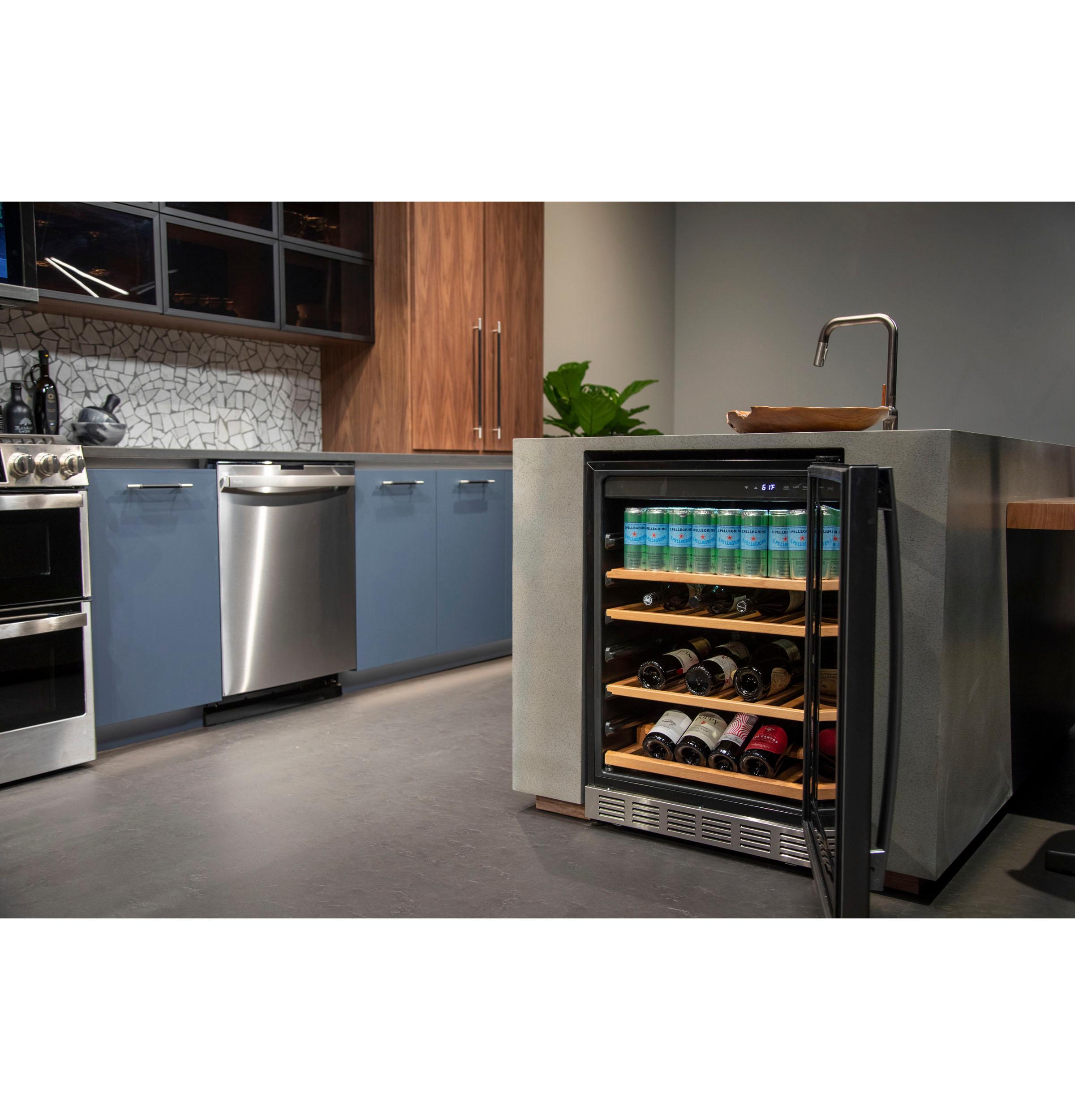 PVS06BSPSS GE Profile™ 155-Can or 52-Bottle Beverage Center