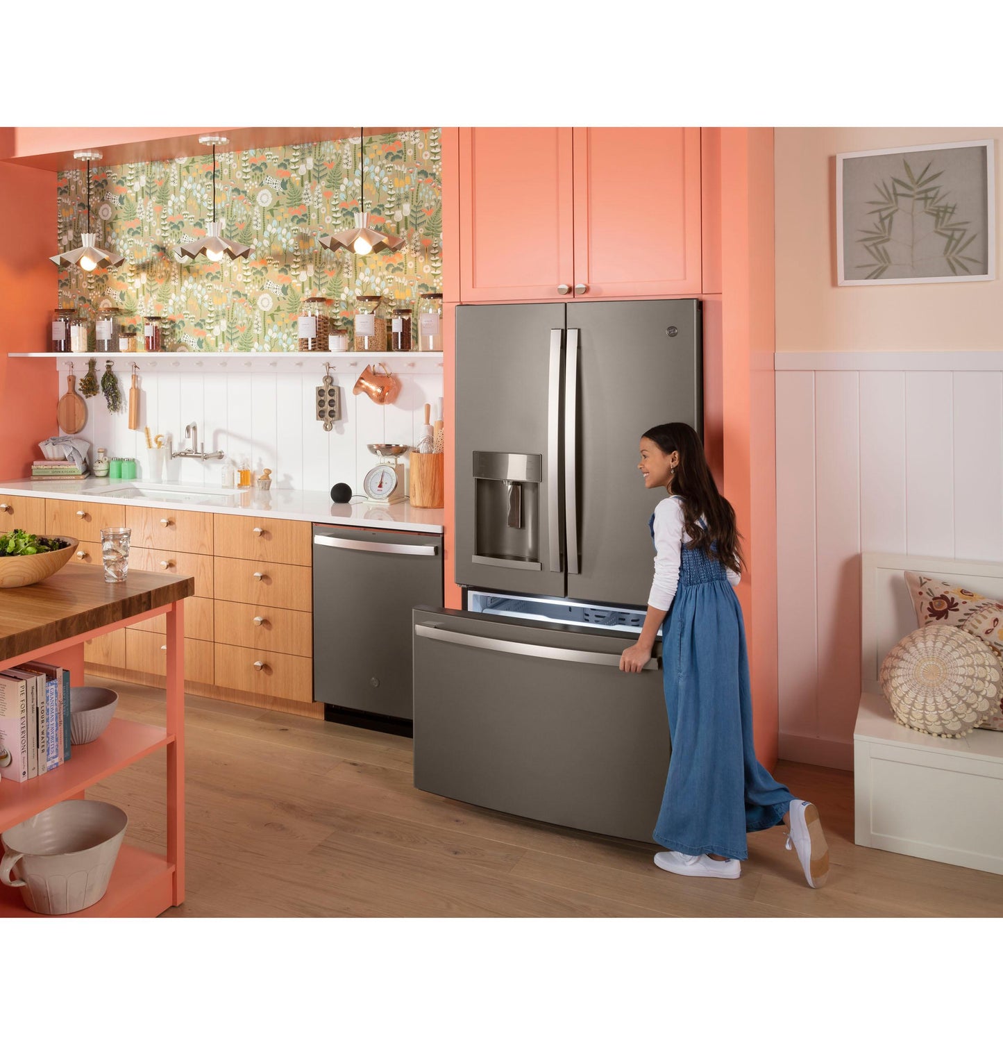 GFE28GMKES GE® ENERGY STAR® 27.7 Cu. Ft. French-Door Refrigerator