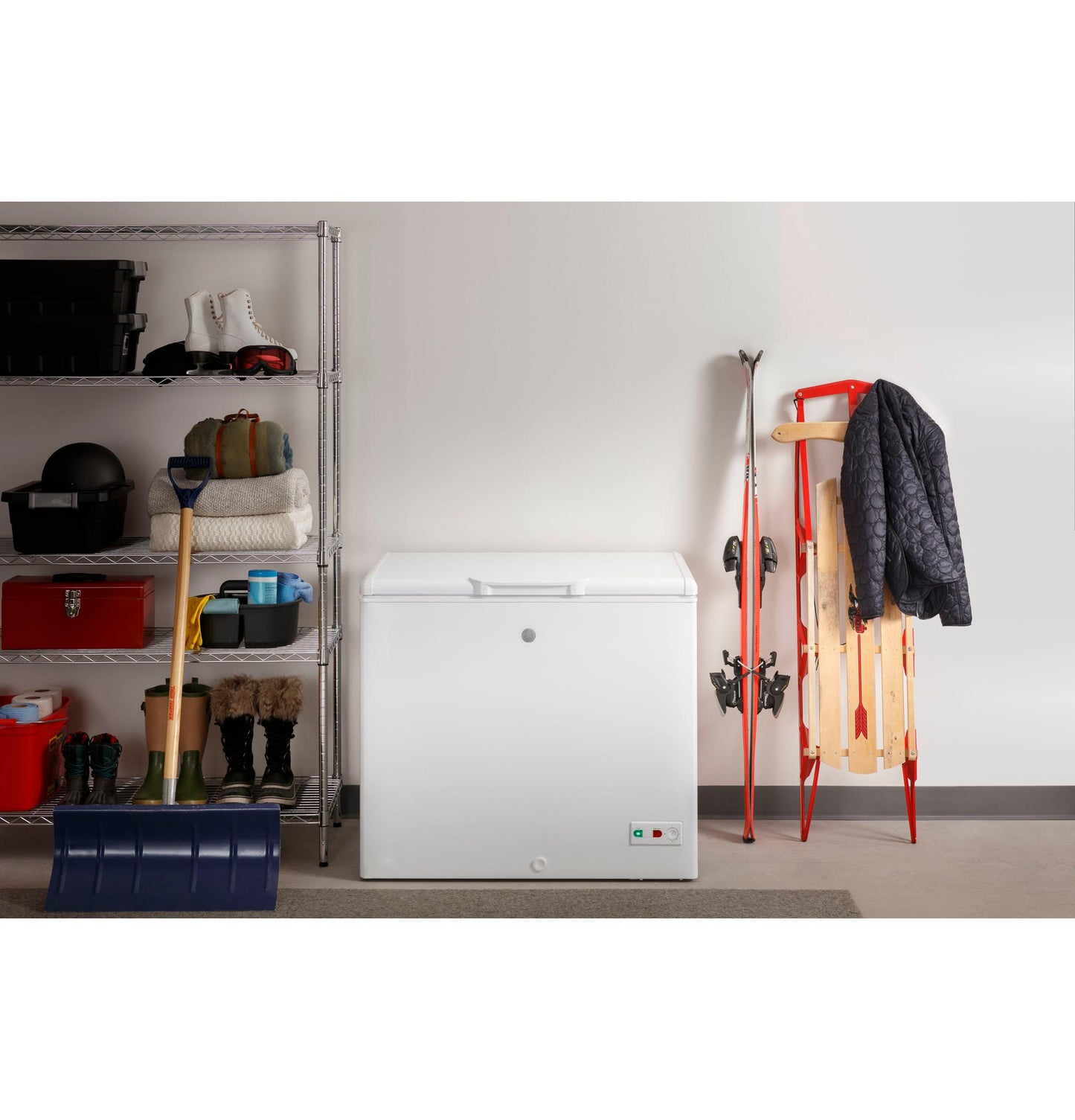 FCM9SRWW GE 8.8 Cu. Ft. Manual Defrost Chest Freezer