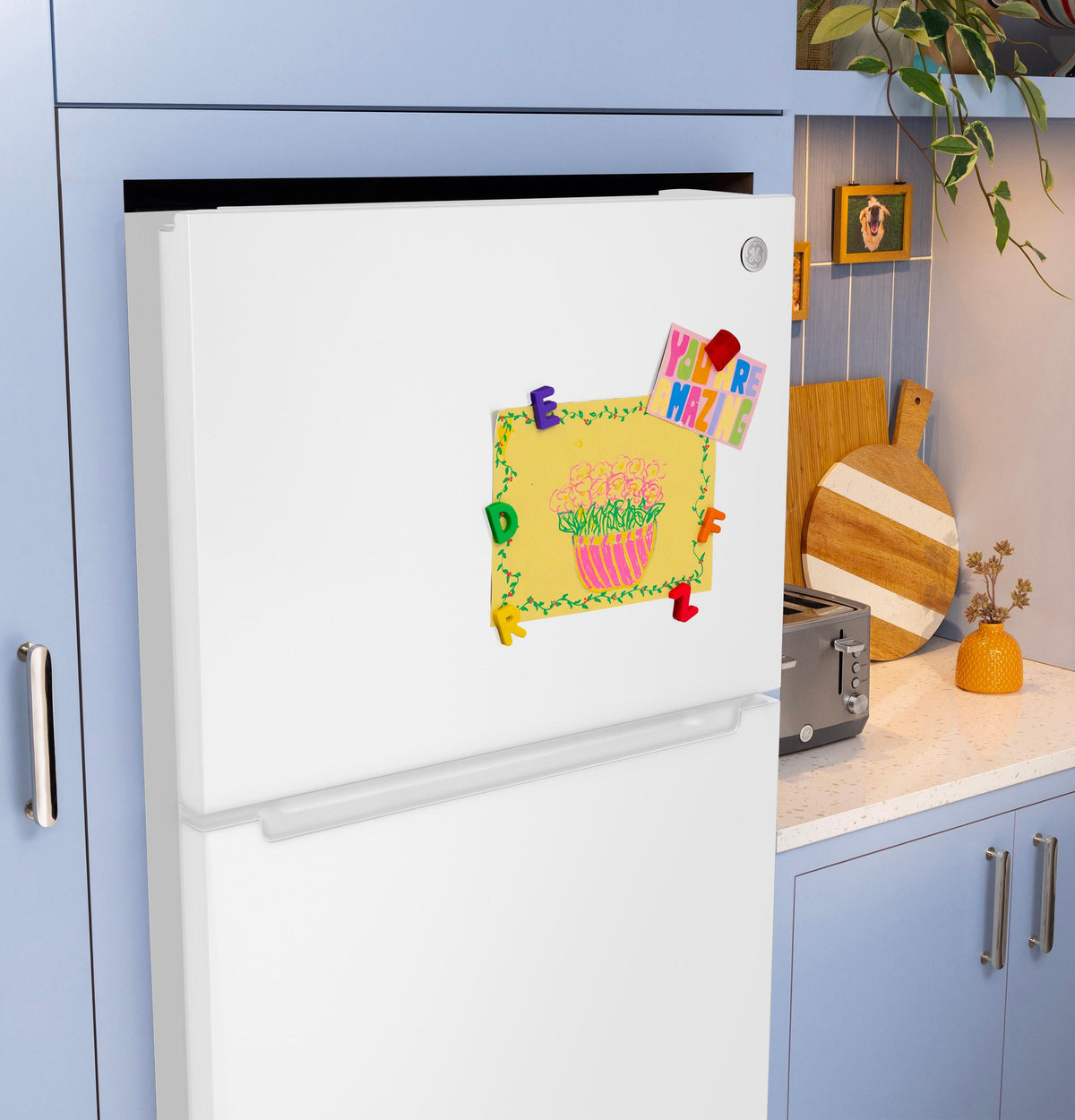 GPS19KGZWW GE 19 Cu. Ft. Garage Ready Top-Freezer Refrigerator