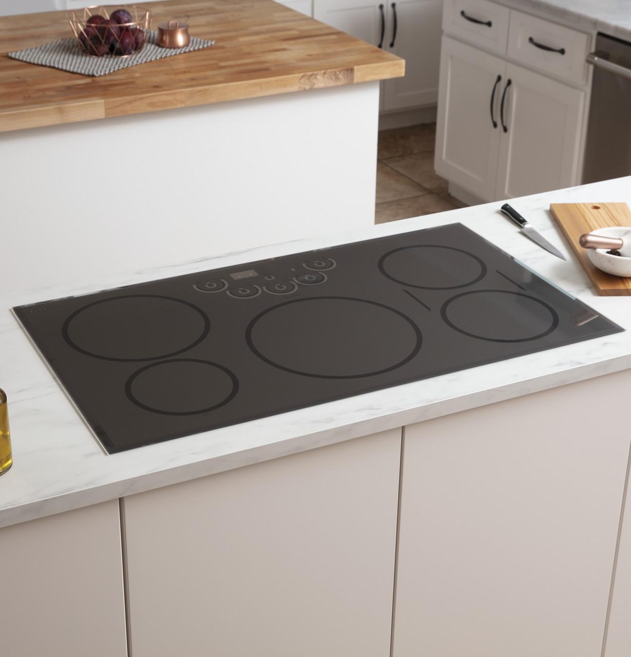 Caf(eback)™ 36" Smart Touch-Control Induction Cooktop