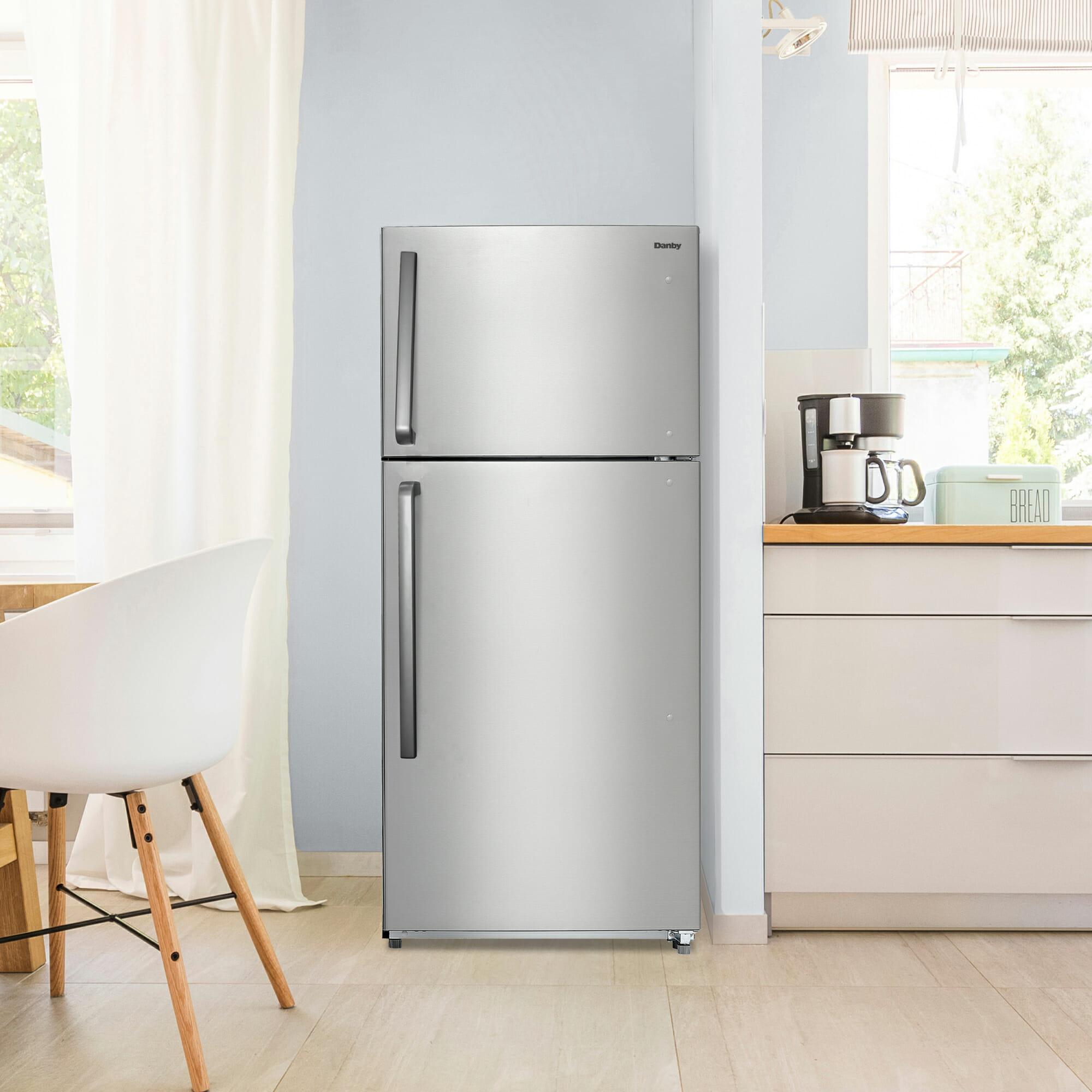 DFF180E2SSDB Danby 18.1 cu. ft. Apartment Size Fridge Top Mount in Stainless Steel