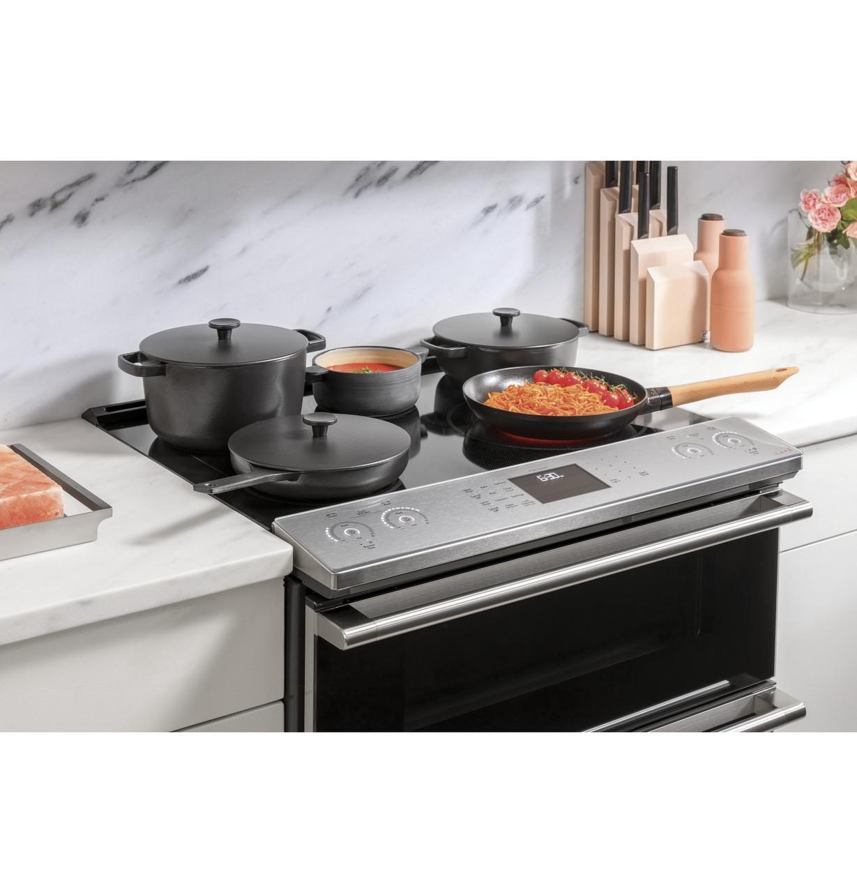 Caf(eback)™ 30" Smart Slide-In, Front-Control, Radiant and Convection Double-Oven Range in Platinum Glass