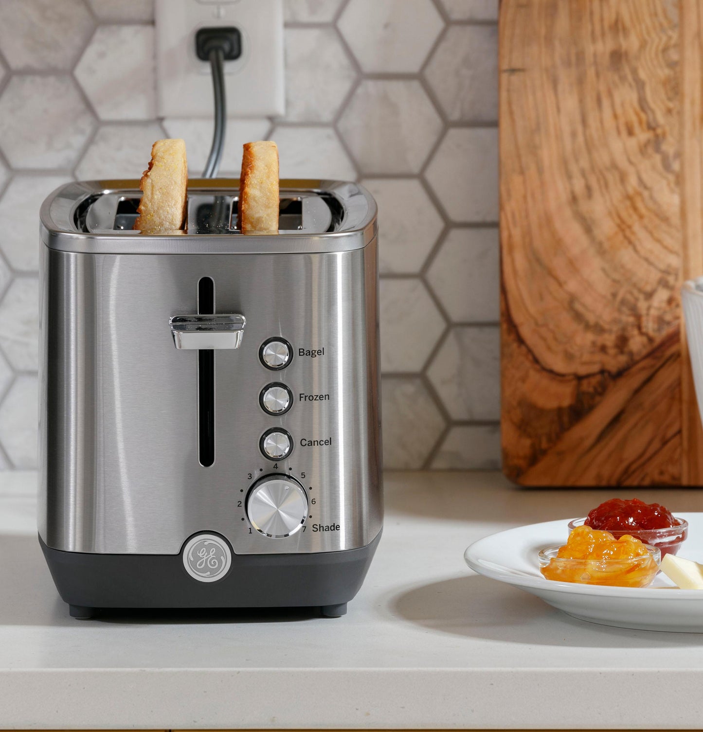 G9TMA2SSPSS GE 2-Slice Toaster