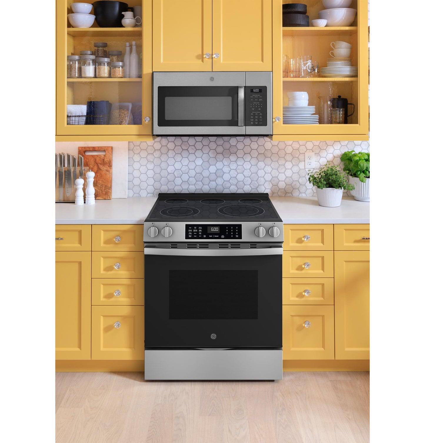 GRS600AVFS GE® ENERGY STAR® 30" Slide-In Electric Convection Range with No Preheat Air Fry and EasyWash™ Oven Tray