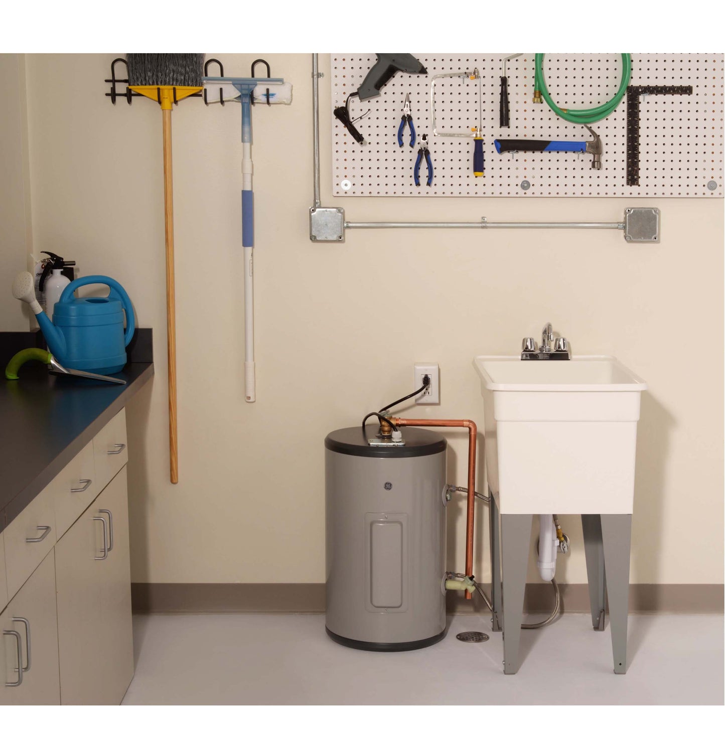 GE10P08BAR GE® 10 Gallon Electric Point of Use Water Heater