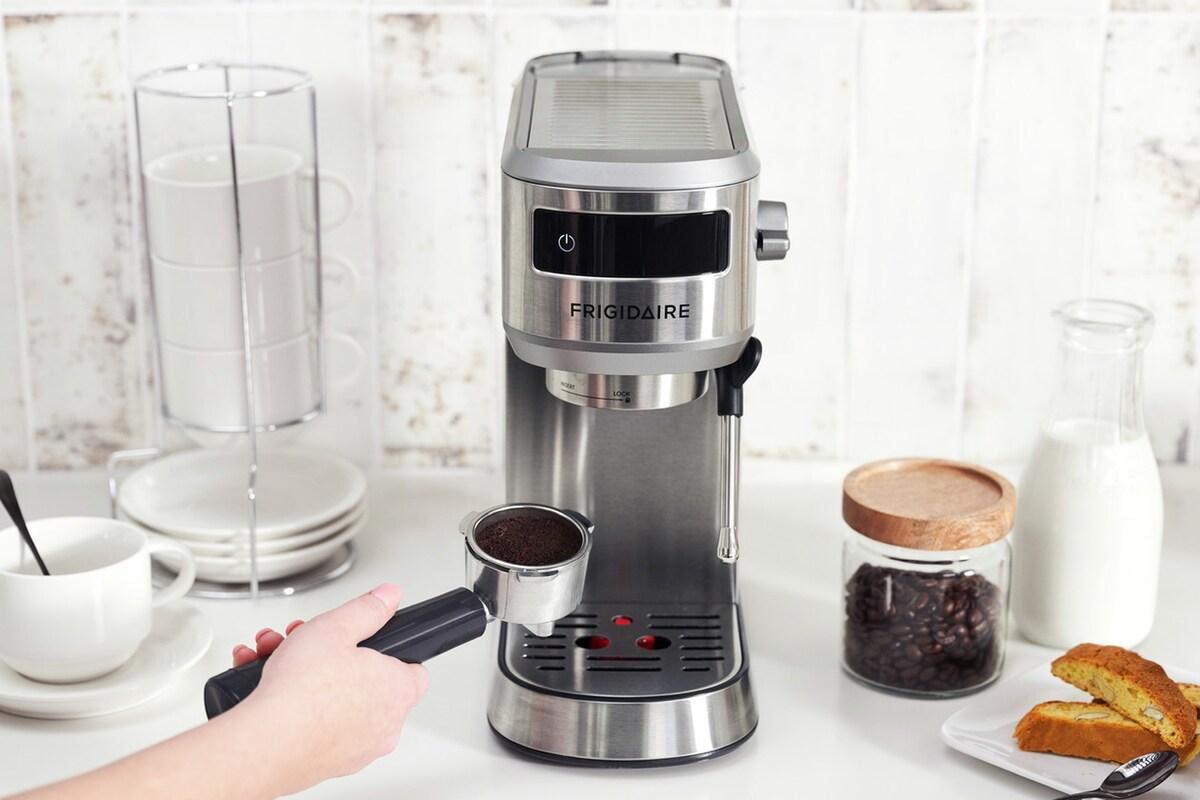 Frigidaire FREM100SS Steam Espresso Maker