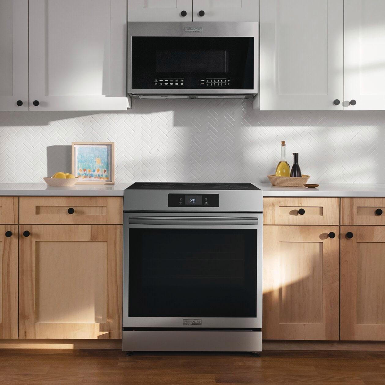 Frigidaire GCFI3070BF 30" Front Control Induction Range with Stone-Baked Pizza