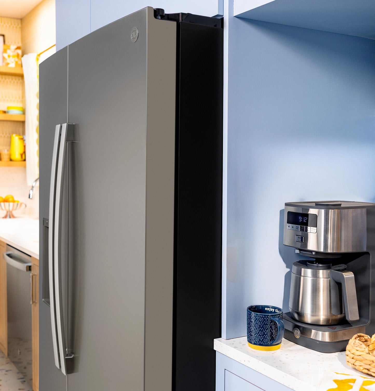 GSS28NMYES GE® 27.9 Cu. Ft. Side-By-Side Refrigerator with Extra Tall Dispenser and In-Door Icemaker