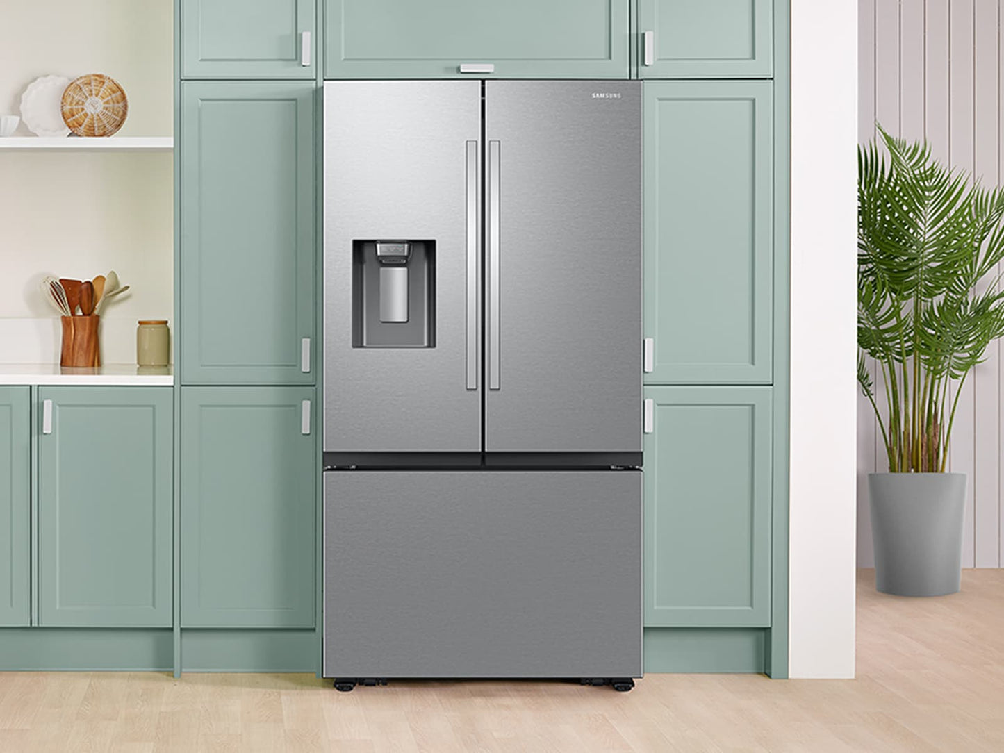 Samsung RF32CG5B30SR Bespoke AI 3-Door French Door Mega Capacity  External Water & Ice Dispenser  31 cu.ft.