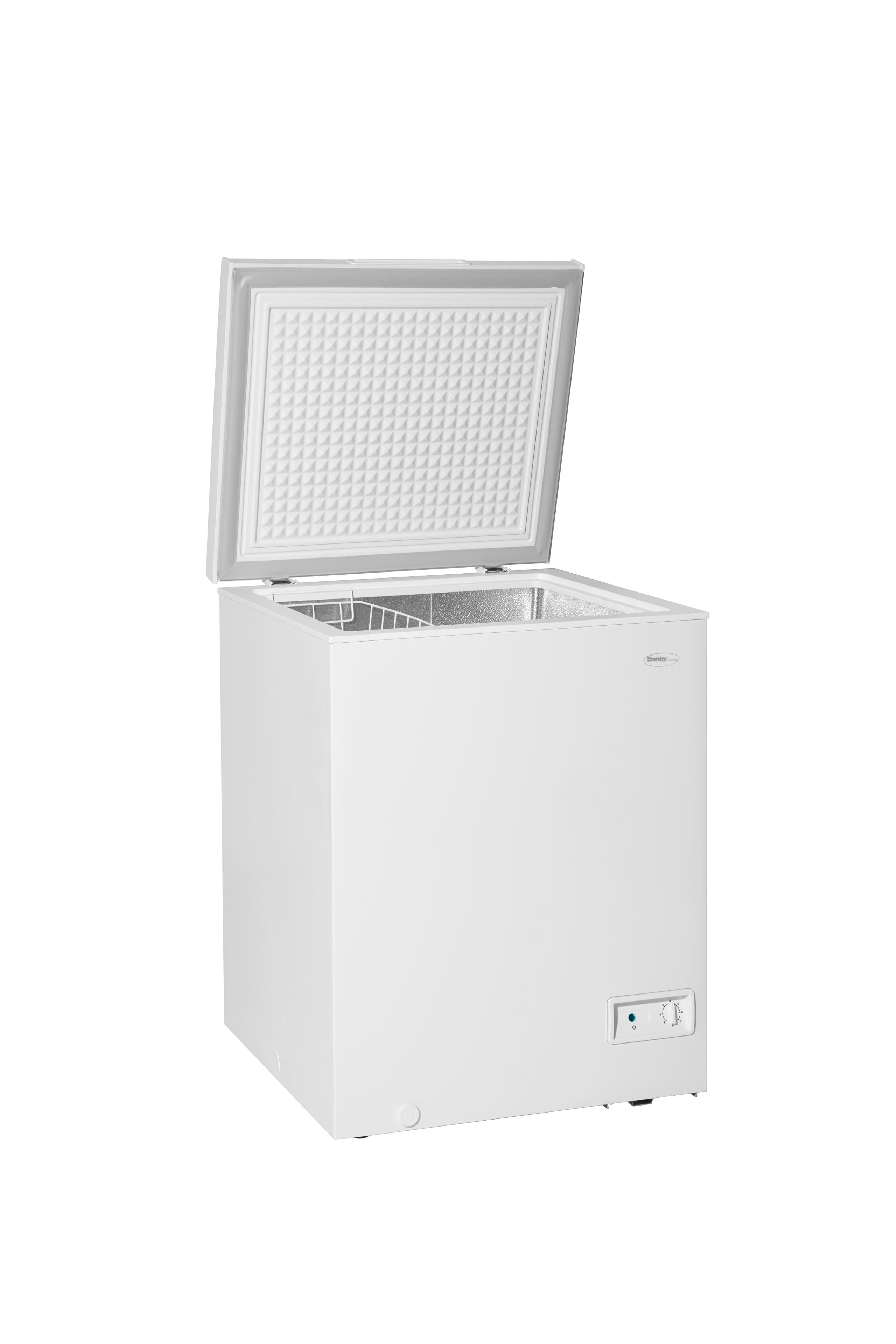 DCF050A6WM Danby 5.0 cu. ft. Square Model Chest Freezer DOE in White