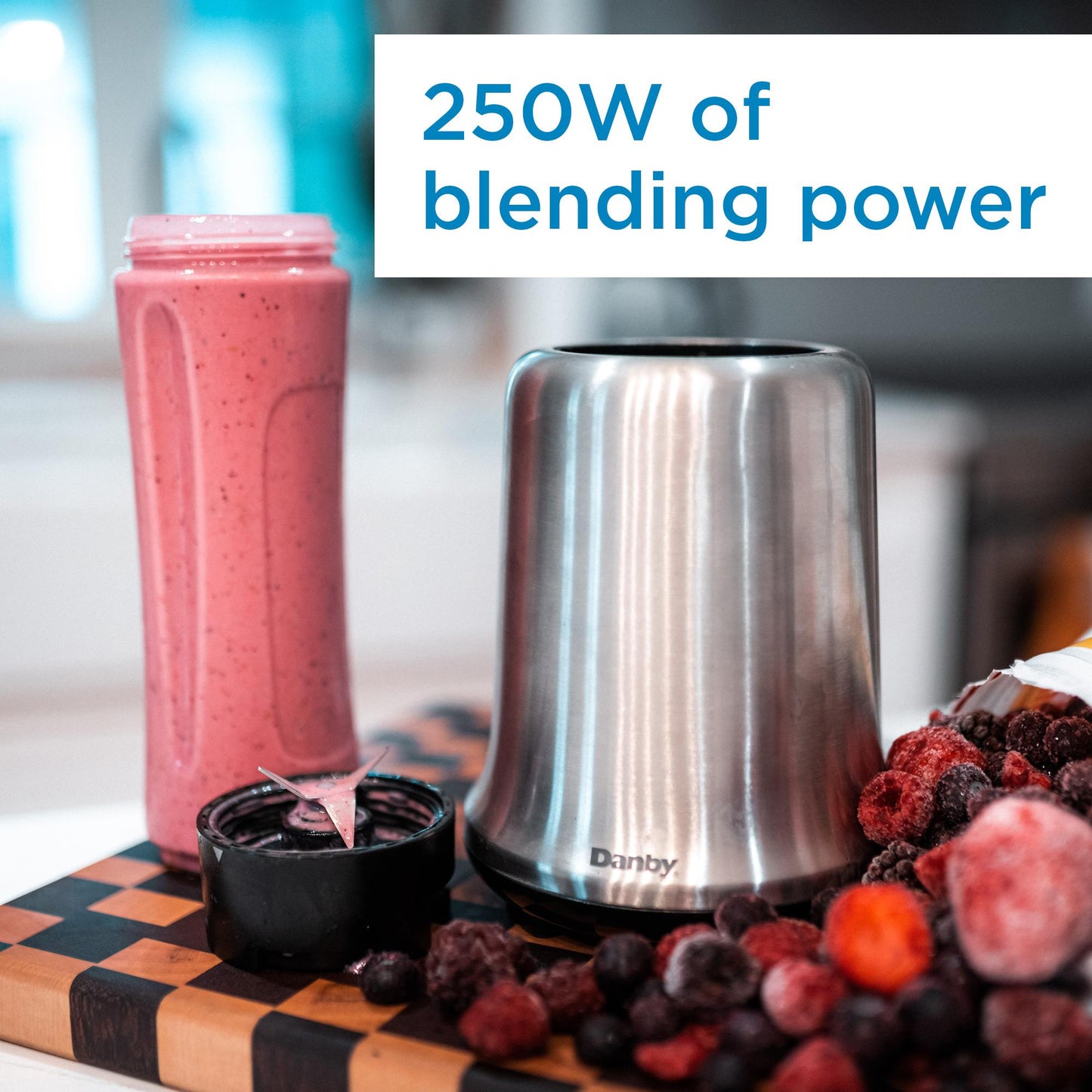 DBL25C1BSSDB Danby 600mL Smoothie Blender Specialty in Stainless Steel
