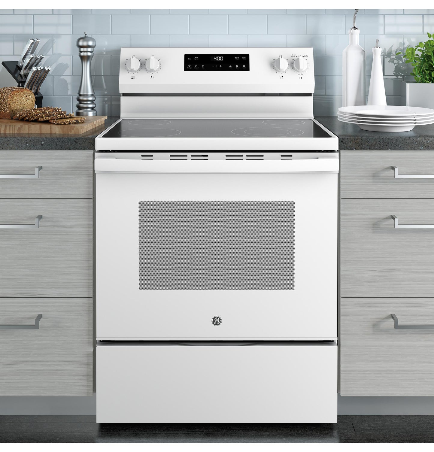 GRF400SVWW GE® ENERGY STAR® 30" Free-Standing Electric Range
