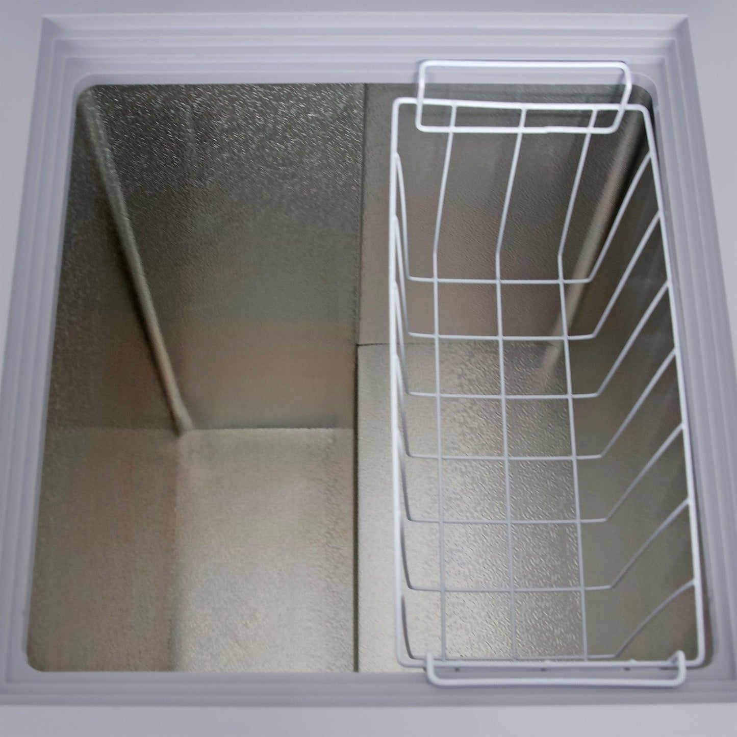 CF35F2G Avanti Garage Ready Chest Freezer - Platinum