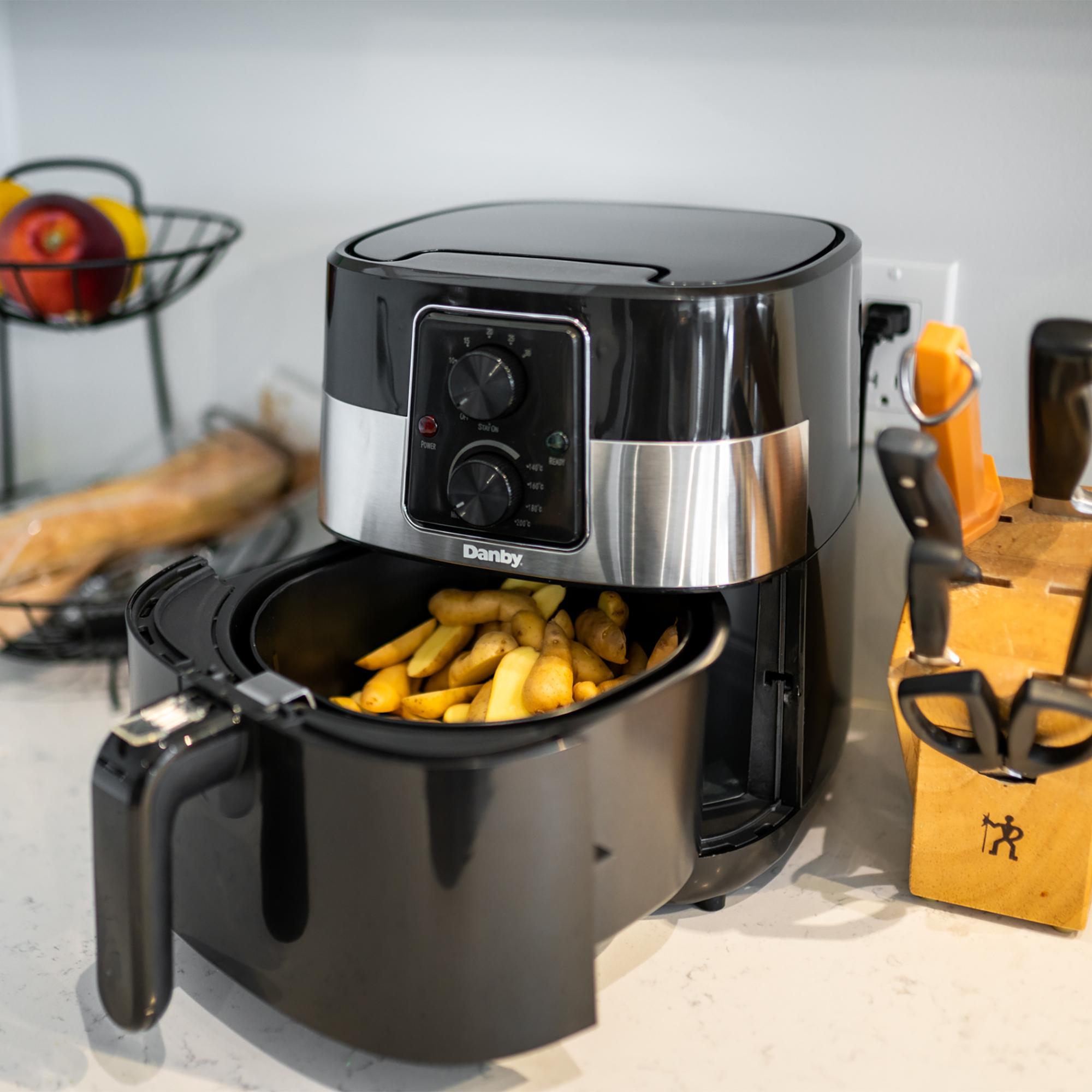 DBAF03224BD11 Danby 3.2 qt. Air Fryer in Black