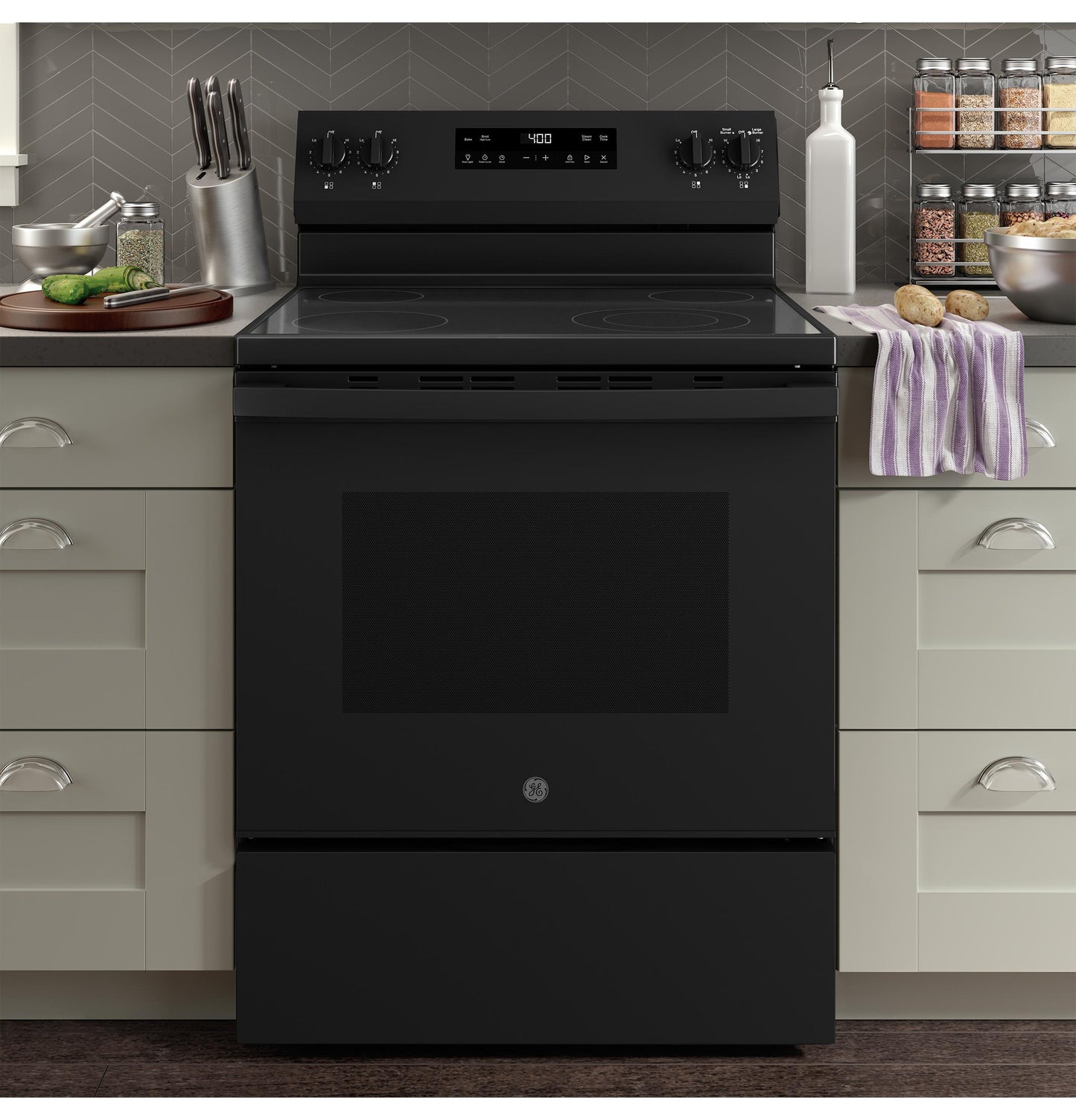 GRF400SVBB GE® ENERGY STAR® 30" Free-Standing Electric Range