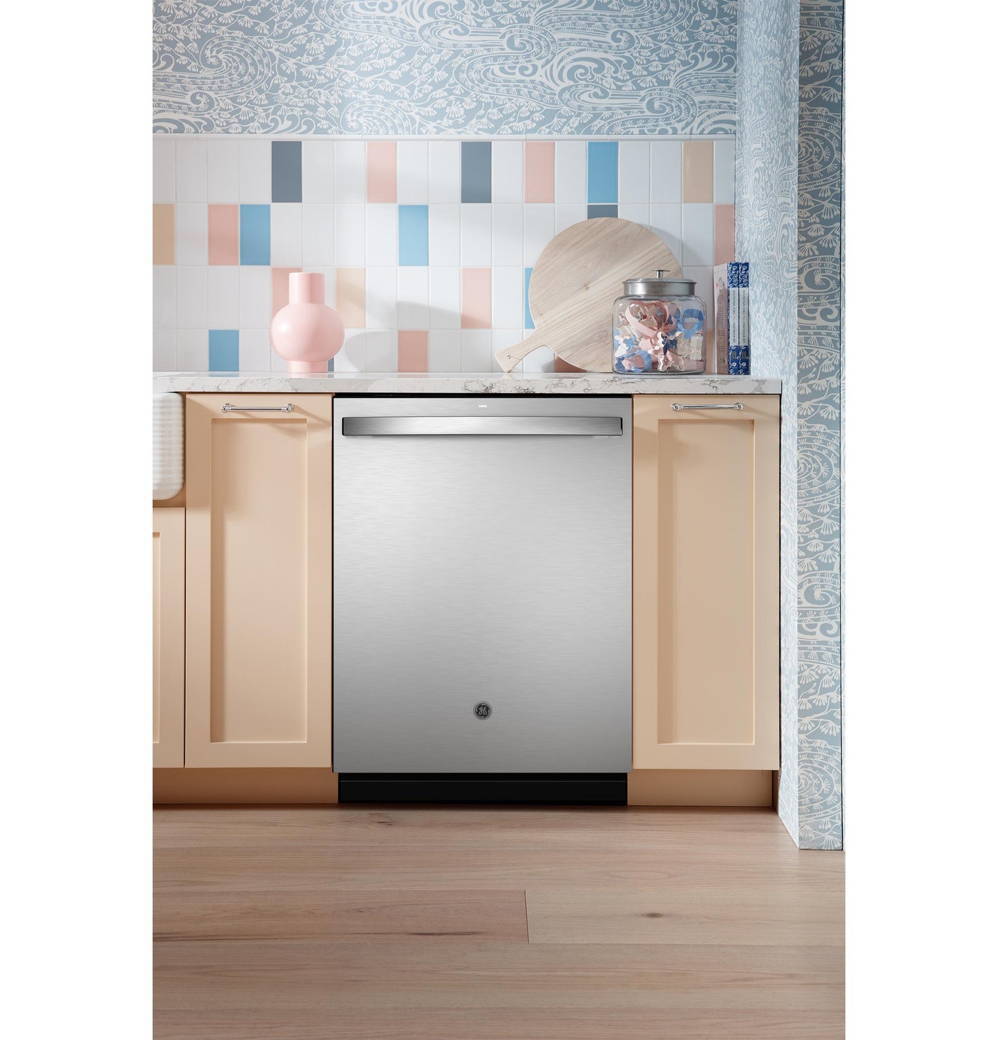 GDT650SYVFS GE® ENERGY STAR® Fingerprint Resistant Top Control with Stainless Steel Interior Dishwasher with Sanitize Cycle