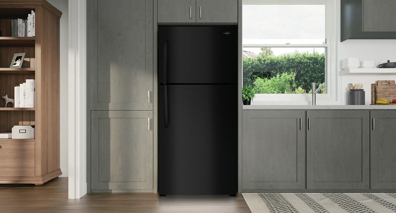 FFHT1820VB Frigidaire 18.0 Cu. Ft. Top Freezer Refrigerator