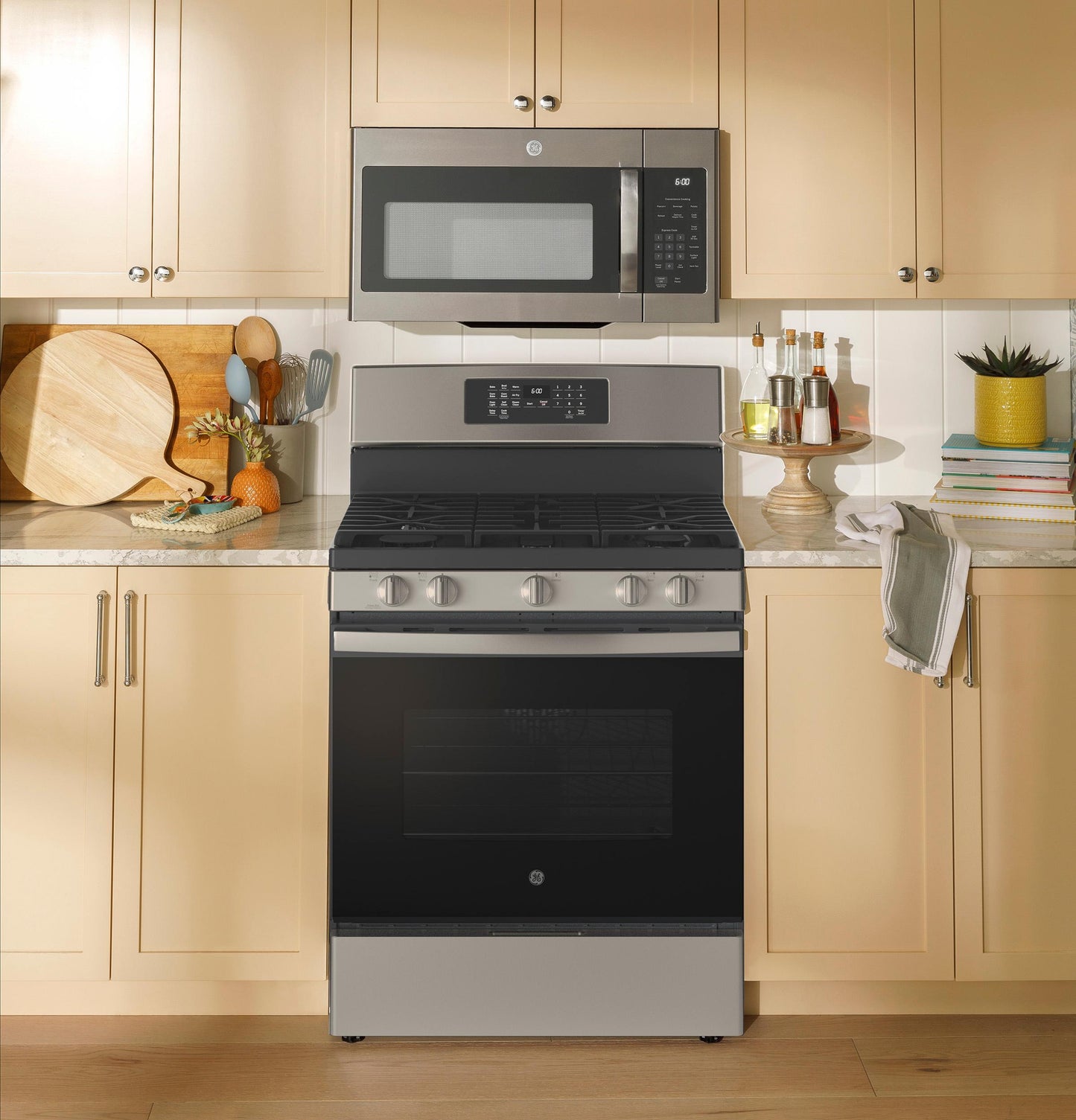 JGB670SZSS GE® 30" Free-Standing Gas Convection Range with No Preheat Air Fry