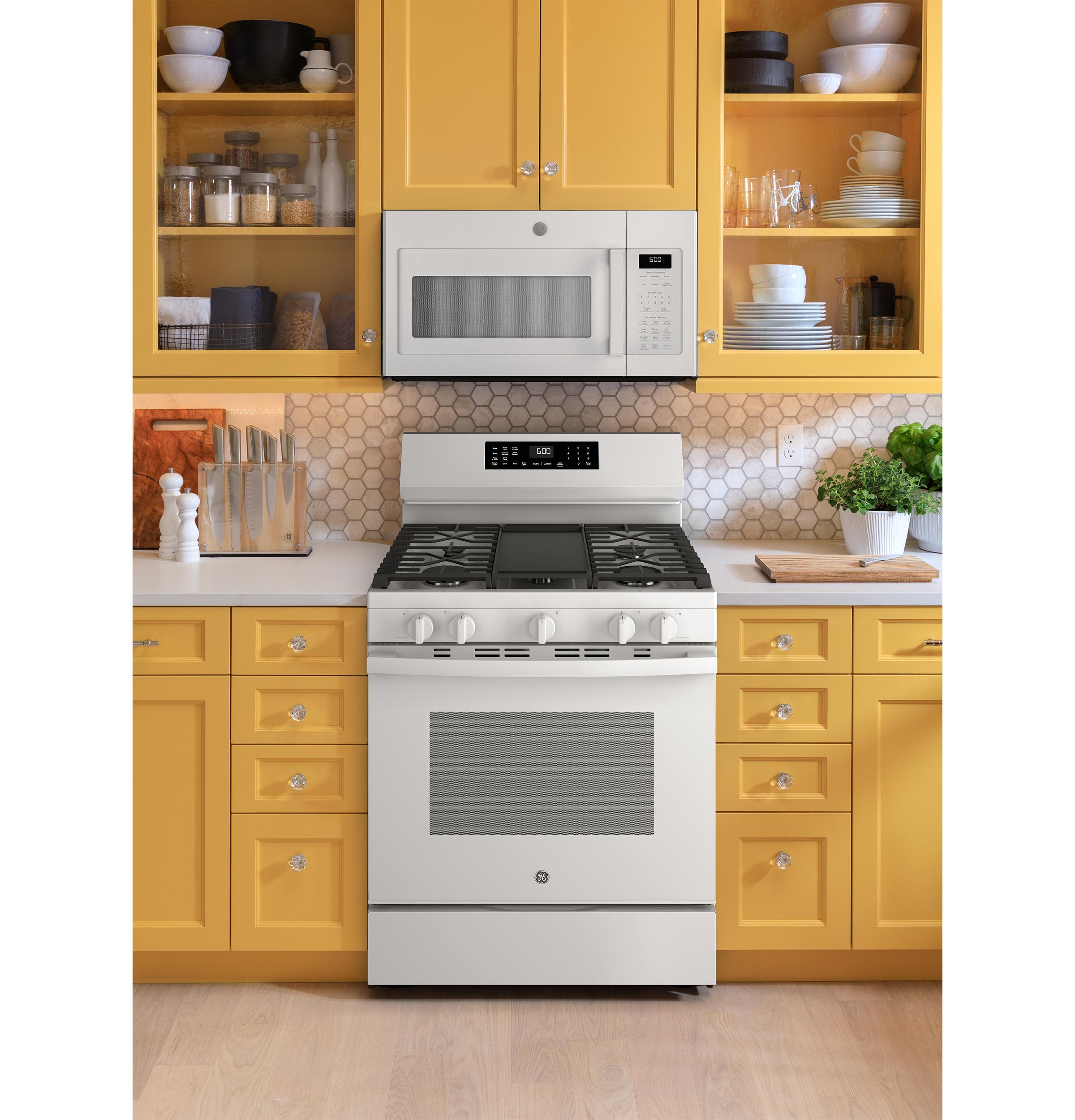 GGF600AVWW GE® 30" Free-Standing Gas Convection Range with No Preheat Air Fry and EasyWash™ Oven Tray