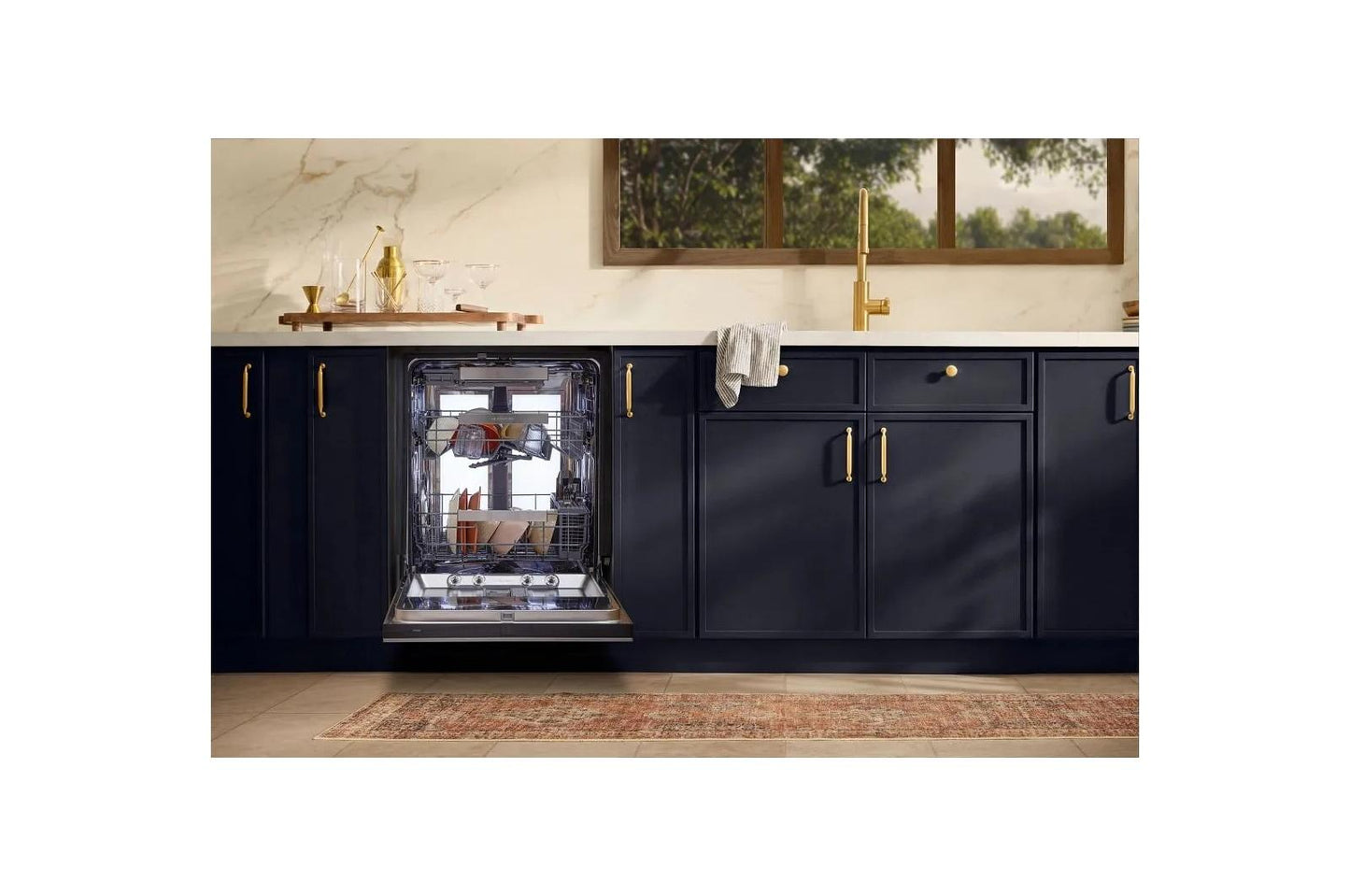 SDNTH981S LG SIGNATURE FlushFit™ 24 Inch Dishwasher with 1-Hour Wash & Dry, QuadWash® Pro, and Dynamic Heat Dry™ with AutoVent™ Dry