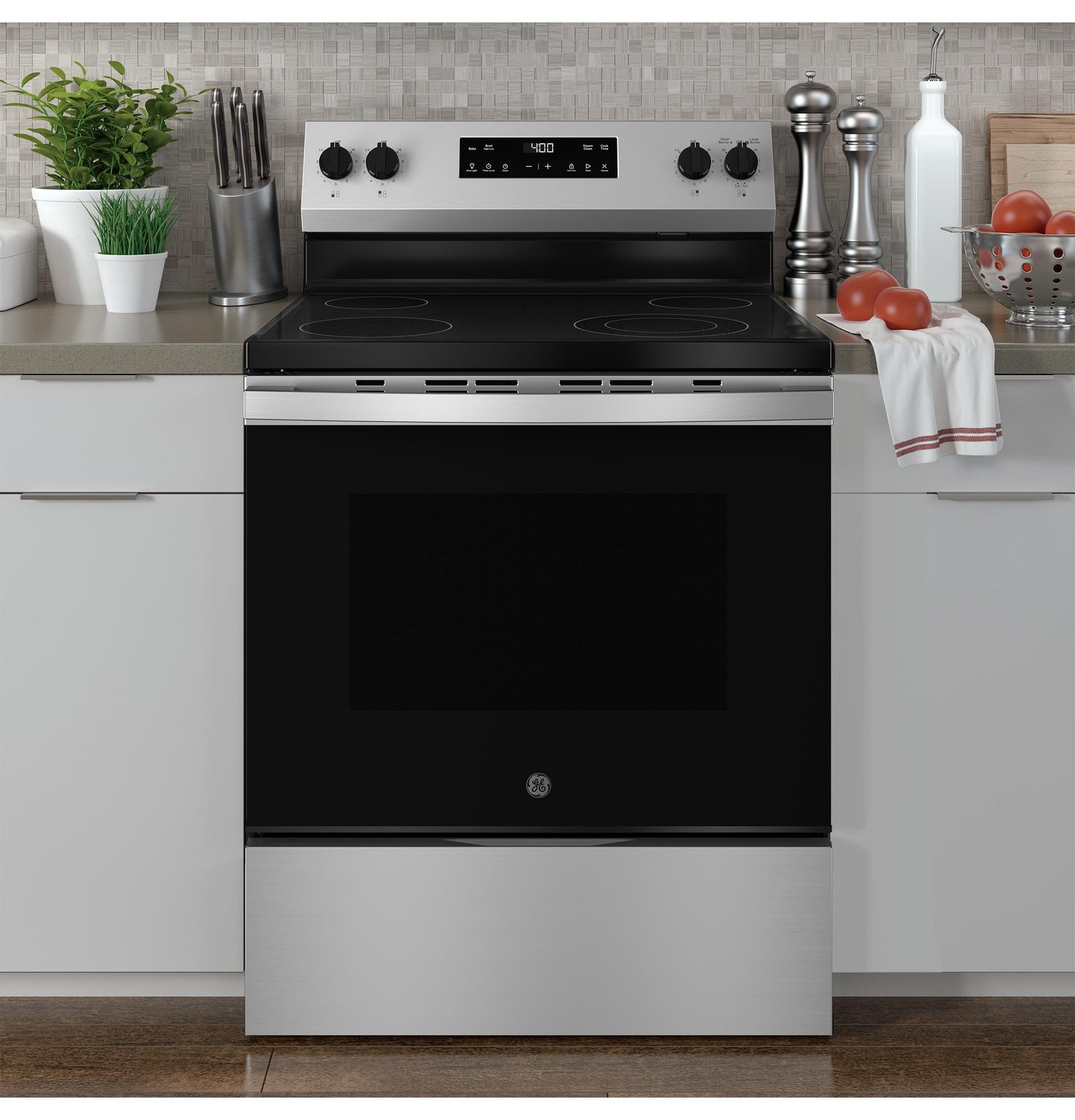 GRF400SVSS GE® ENERGY STAR® 30" Free-Standing Electric Range
