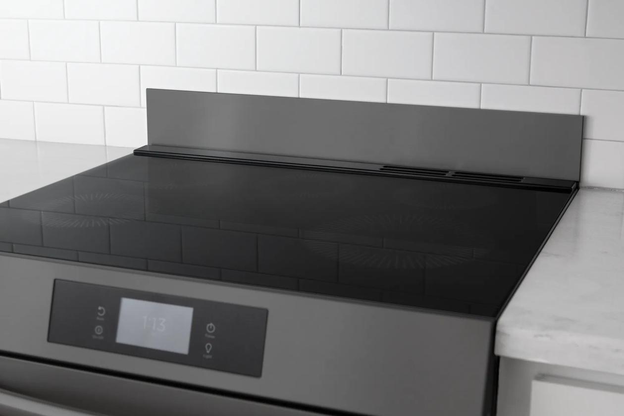 Frigidaire 11NBBKGDDS Front Control Range Black Stainless Steel Universal Backguard