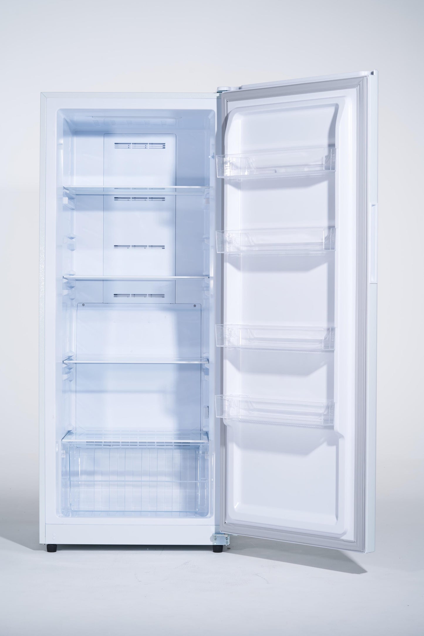 DUF140A1WDB Danby 14.0 cu. ft. Frost Free Convertible Upright Freezer in White