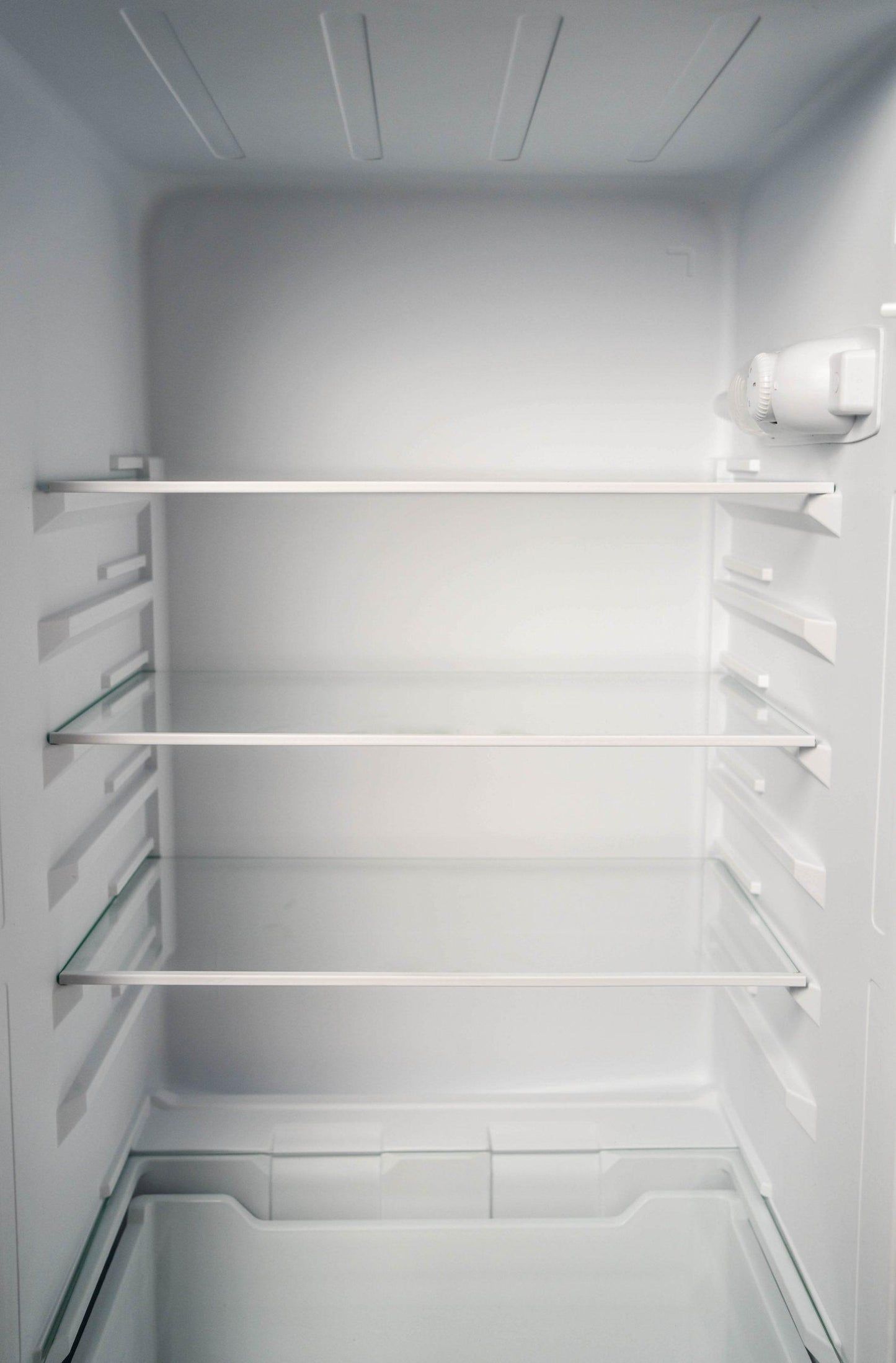 DPF074V1WDB6 Danby 7.4 cu. ft. Apartment Size Fridge Top Mount in White