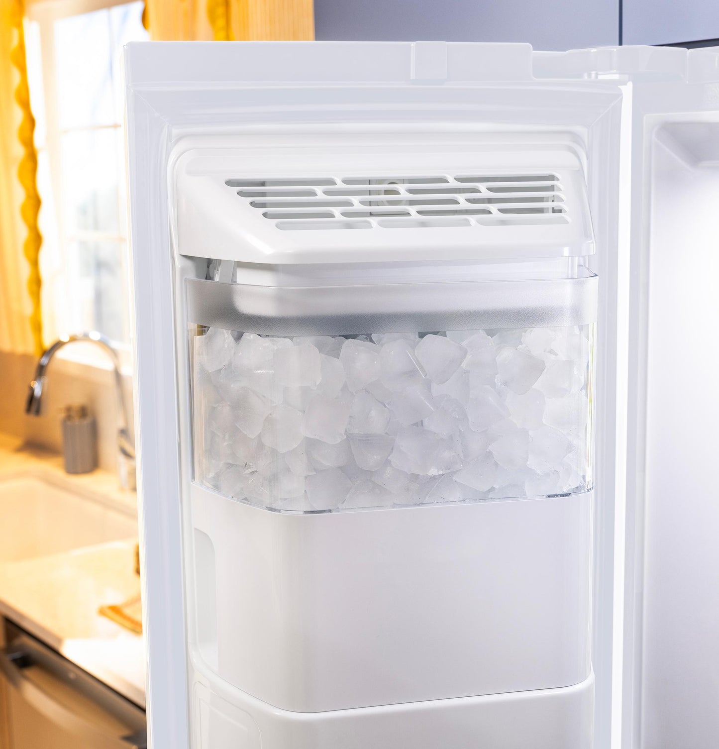 GSE28NGYWW GE® ENERGY STAR® 27.9 Cu. Ft. Side-By-Side Refrigerator with Extra Tall Dispenser and In-Door Icemaker