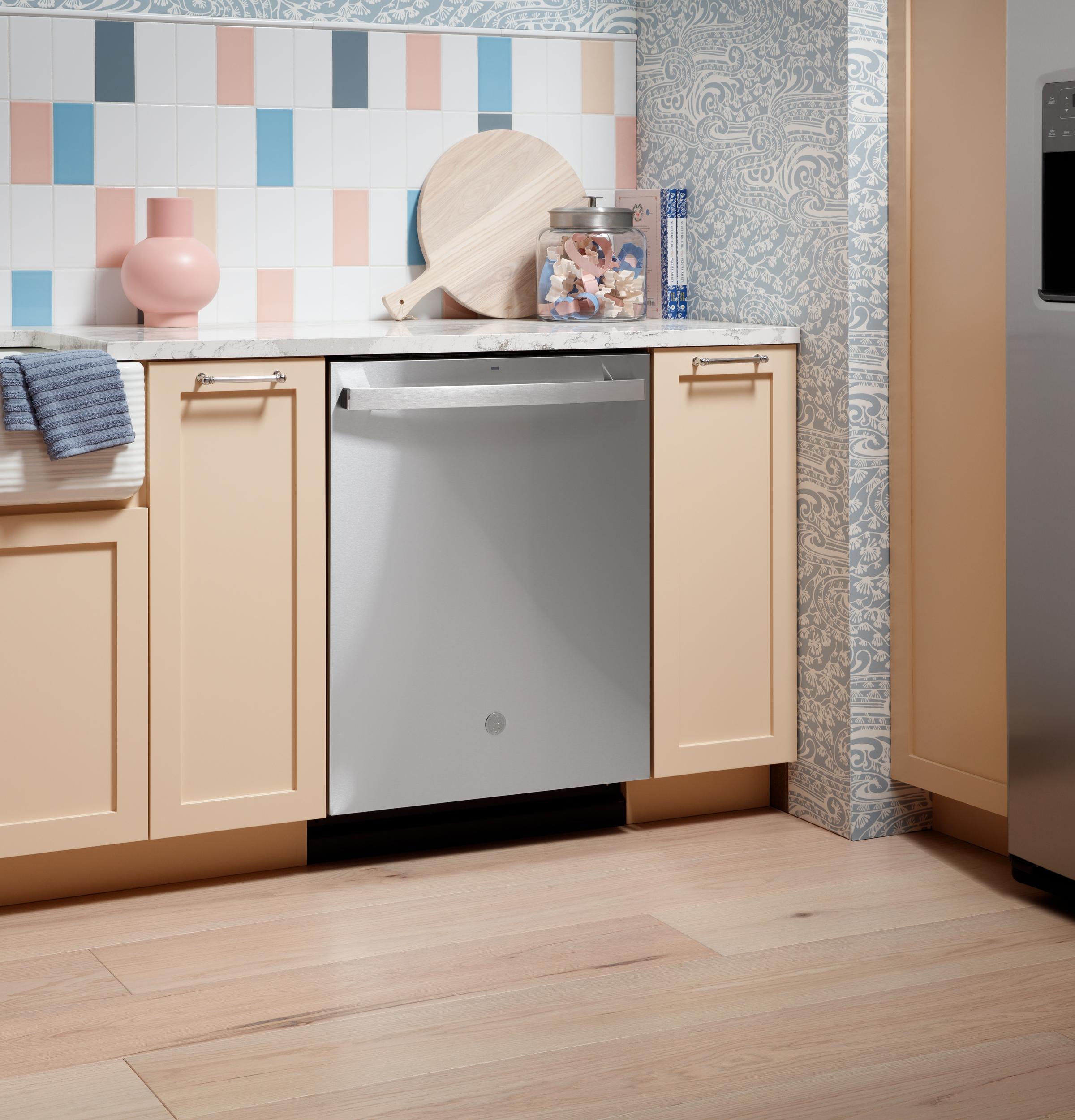 GDT650SMVES GE® ENERGY STAR® Fingerprint Resistant Top Control with Stainless Steel Interior Dishwasher with Sanitize Cycle