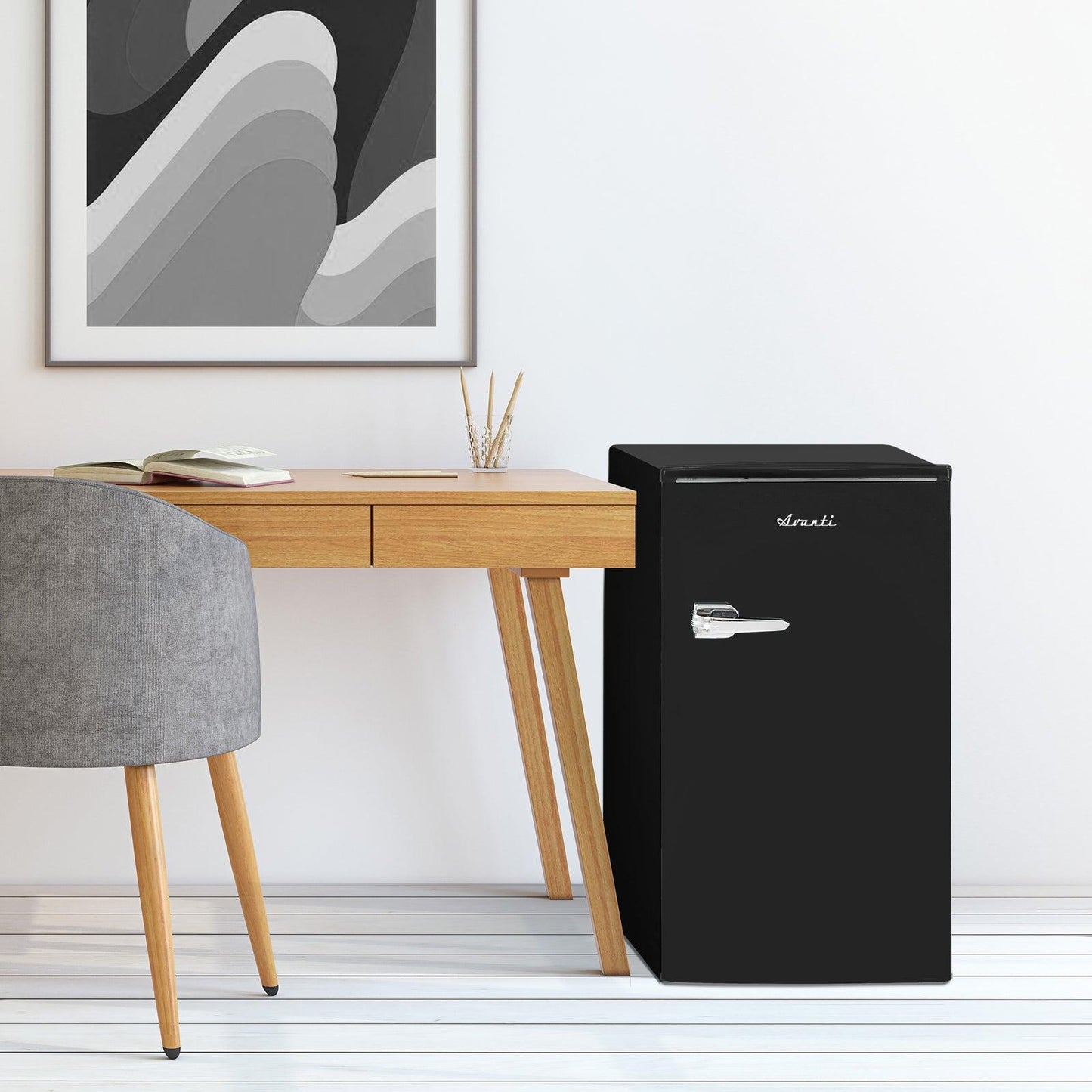 RMRS31X5RIS Avanti 3.0 Cu. Ft. Retro Compact Refrigerator - Red