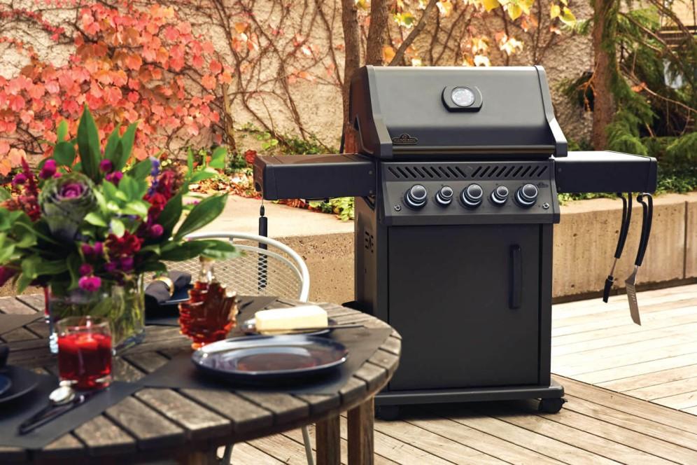 Napoleon Bbq Phantom Rogue SE 425 RSIB with Infrared Side and Rear Burners , Propane, Satin Black