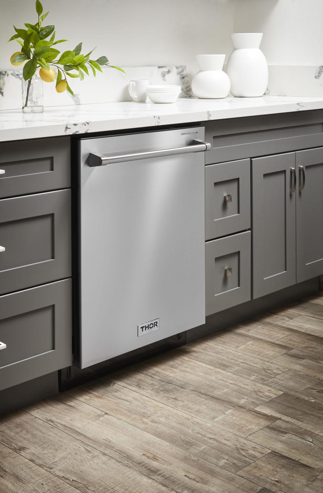 Thor Kitchen 24 Inch Built-in Dishwasher In Stainless Steel