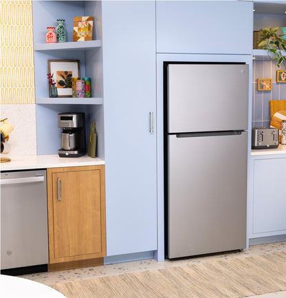 GPS19KYZFS GE 19 Cu. Ft. Garage Ready Top-Freezer Refrigerator
