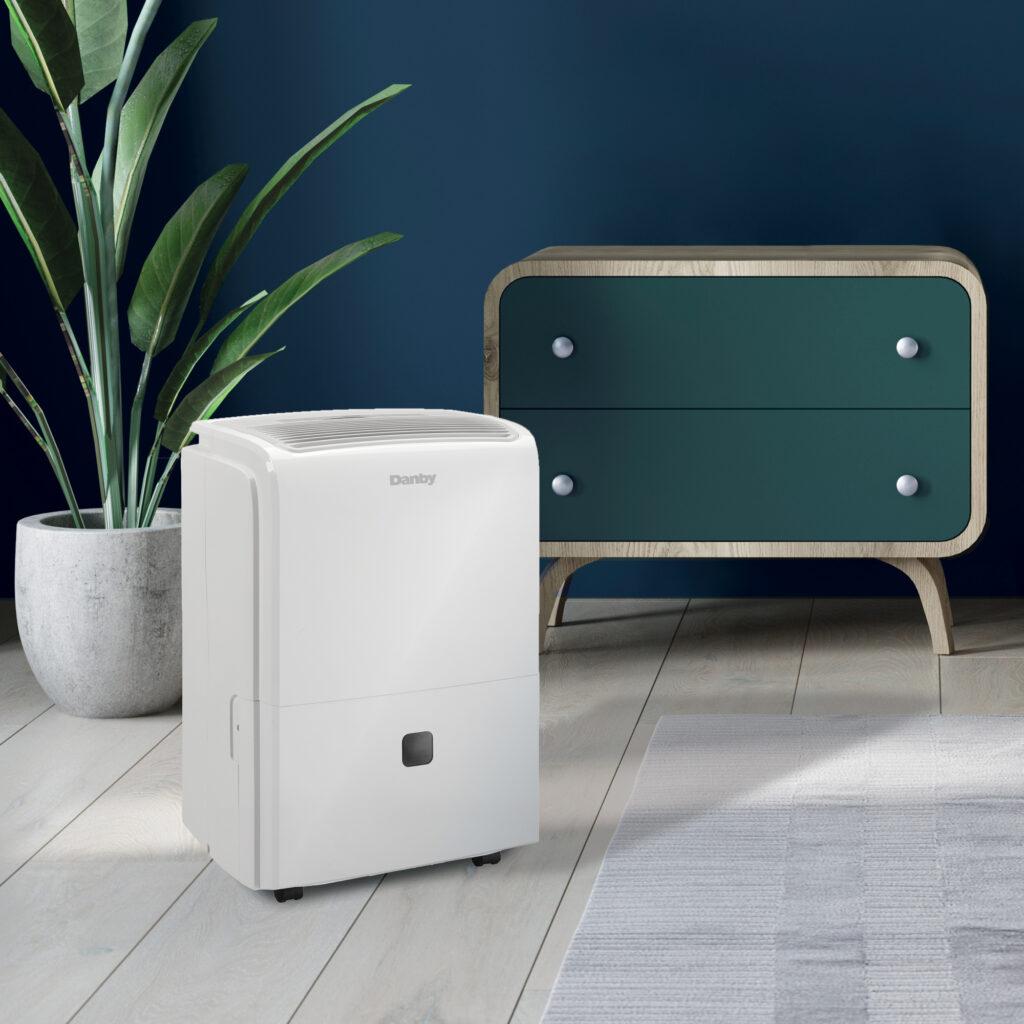DDR040EB2WDB Danby 40Pint Dehumidifier in White