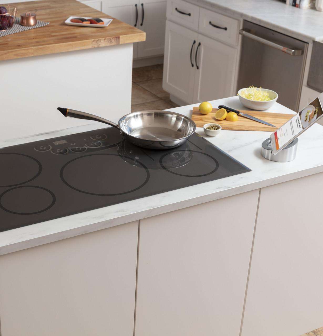 Caf(eback)™ 36" Smart Touch-Control Induction Cooktop