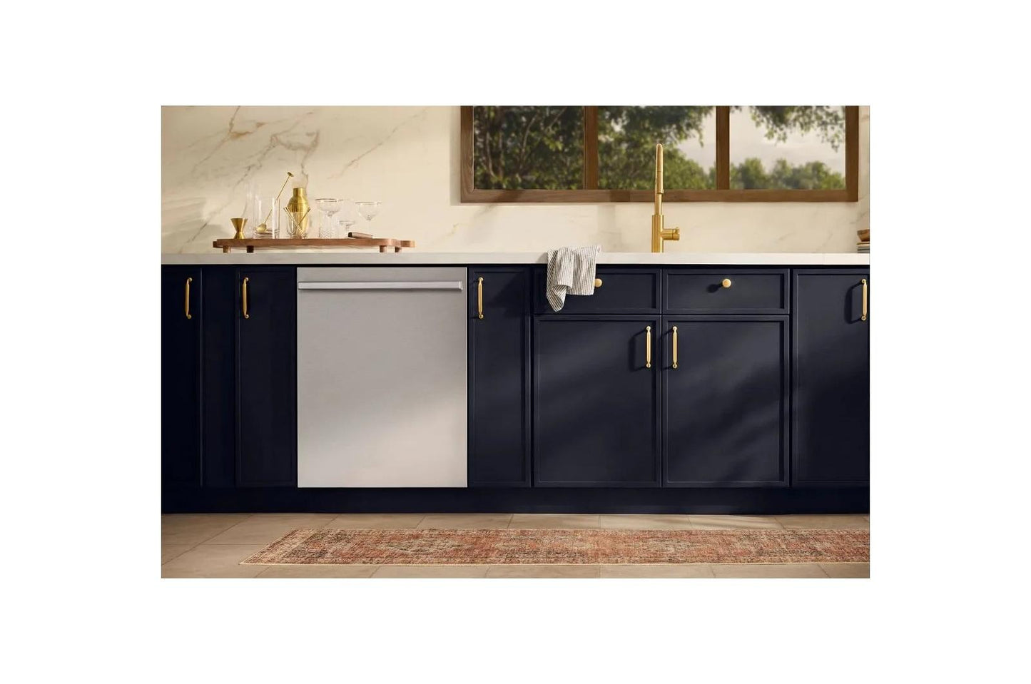 SDNTH981S LG SIGNATURE FlushFit™ 24 Inch Dishwasher with 1-Hour Wash & Dry, QuadWash® Pro, and Dynamic Heat Dry™ with AutoVent™ Dry