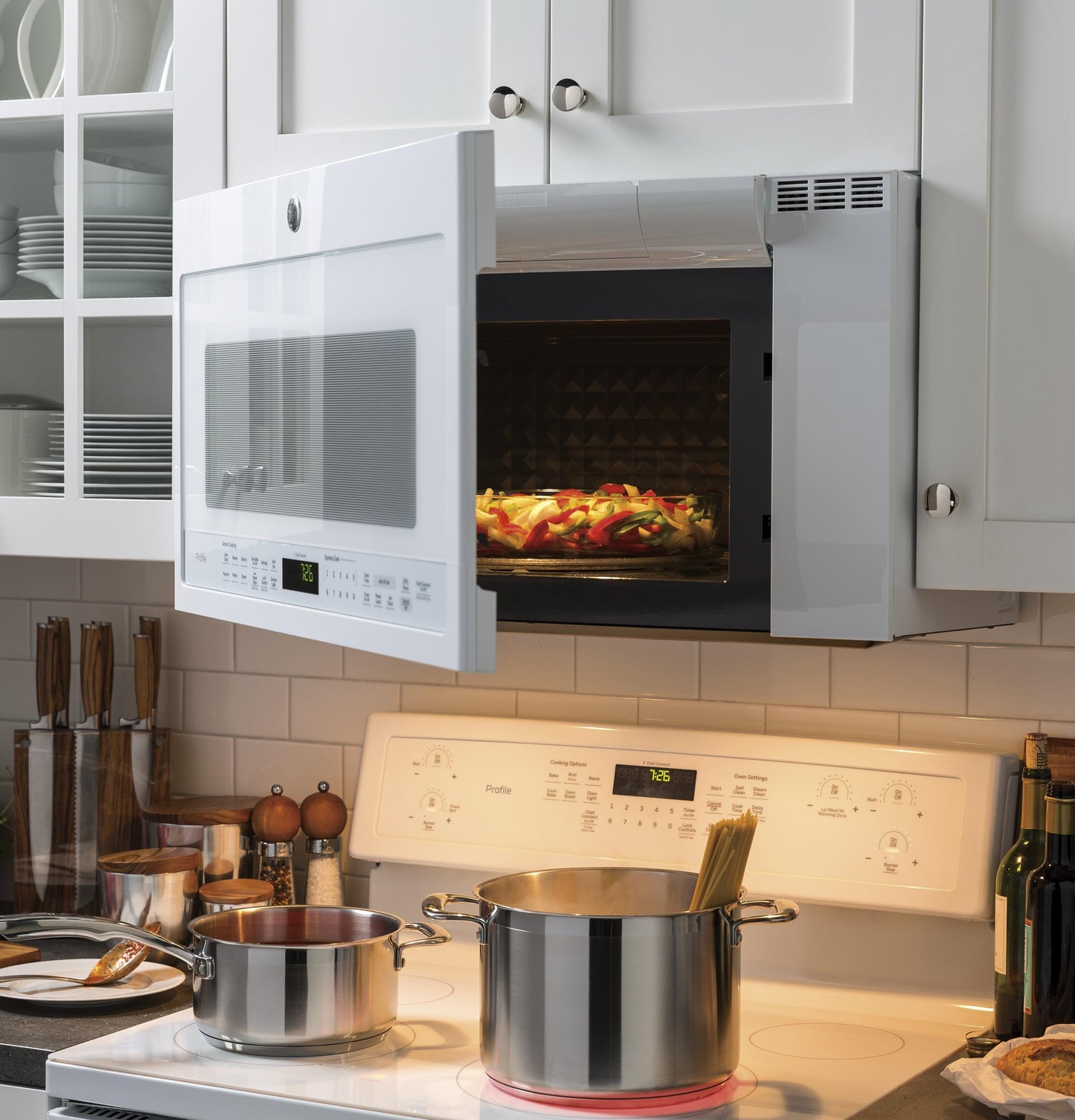 PVM9005DJWW GE Profile™ Series 2.1 Cu. Ft. Over-the-Range Sensor Microwave Oven