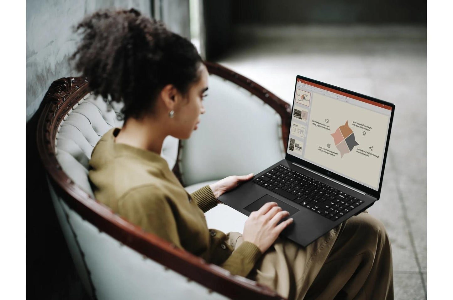 15Z90THADB6U1 LG gram 15.6 Inch, Thin and Lightweight Laptop, Windows 11 Home, Intel Evo Edition - Intel® Core™ Ultra 7, 32GB RAM, 1TB SSD, Black