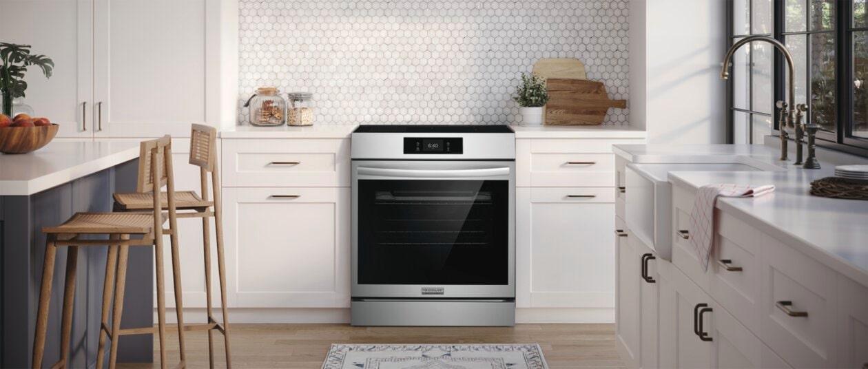 Frigidaire GCFI3070BF 30" Front Control Induction Range with Stone-Baked Pizza
