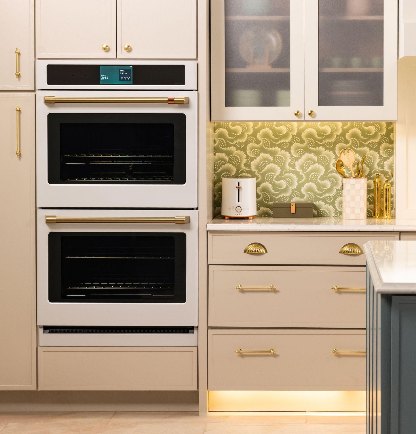 Cafe CTD90DP4ZW2 CAF(EBACK)™ Professional Series 30" Smart Built-In Convection Double Wall Oven